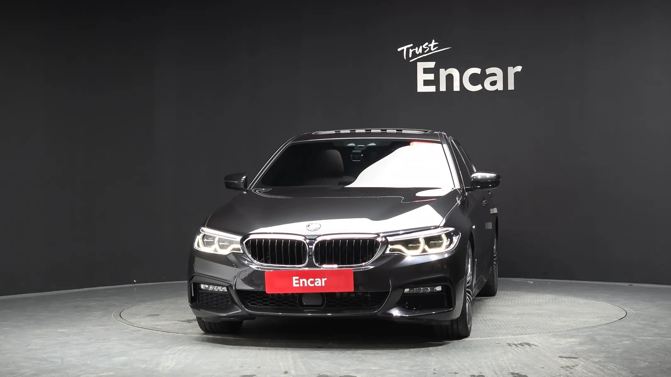 BMW 5 Series (G30) 530i xDrive M 2018 3/39