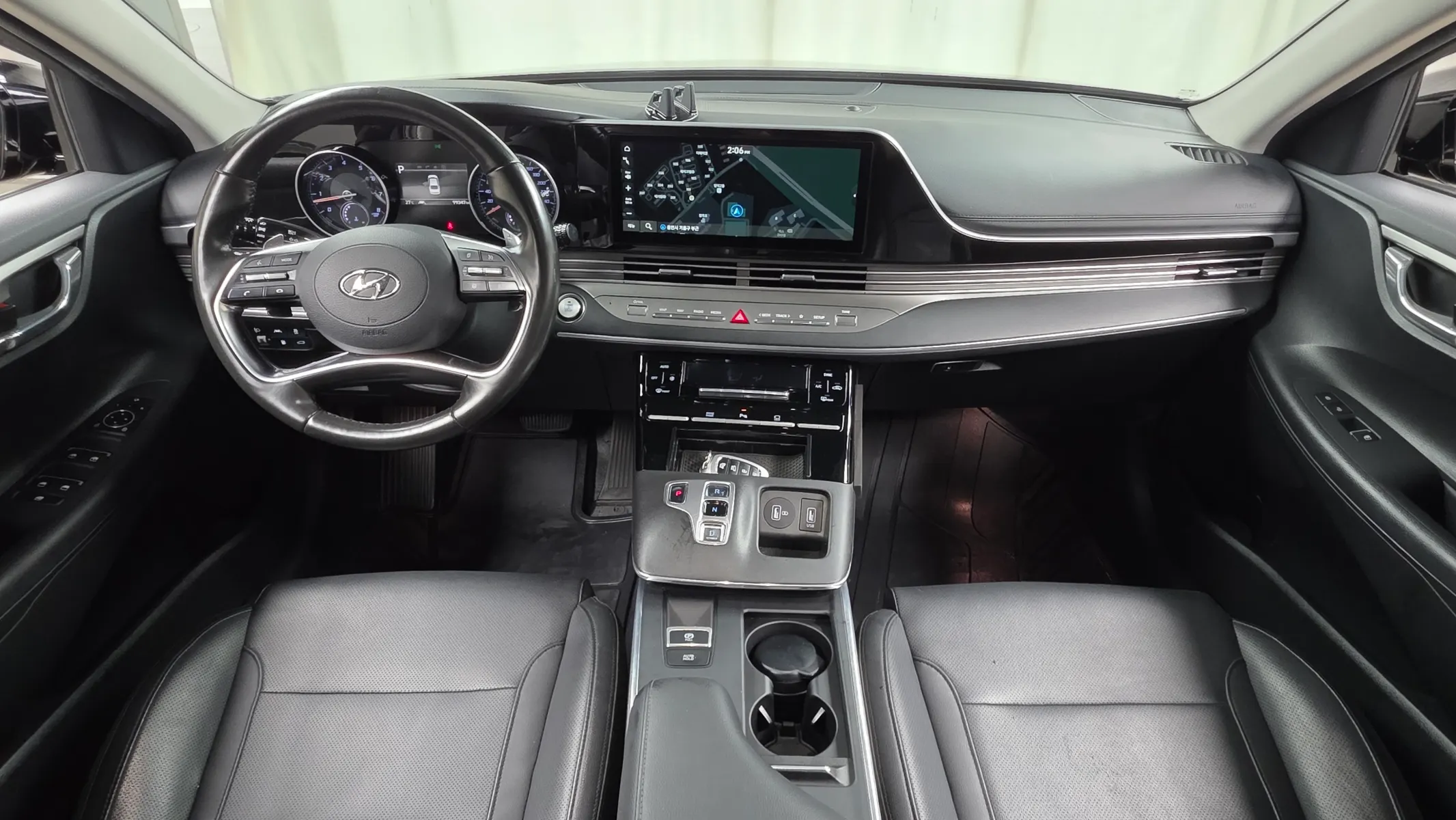 Hyundai IG 3.0 LPi () 2020 4/5