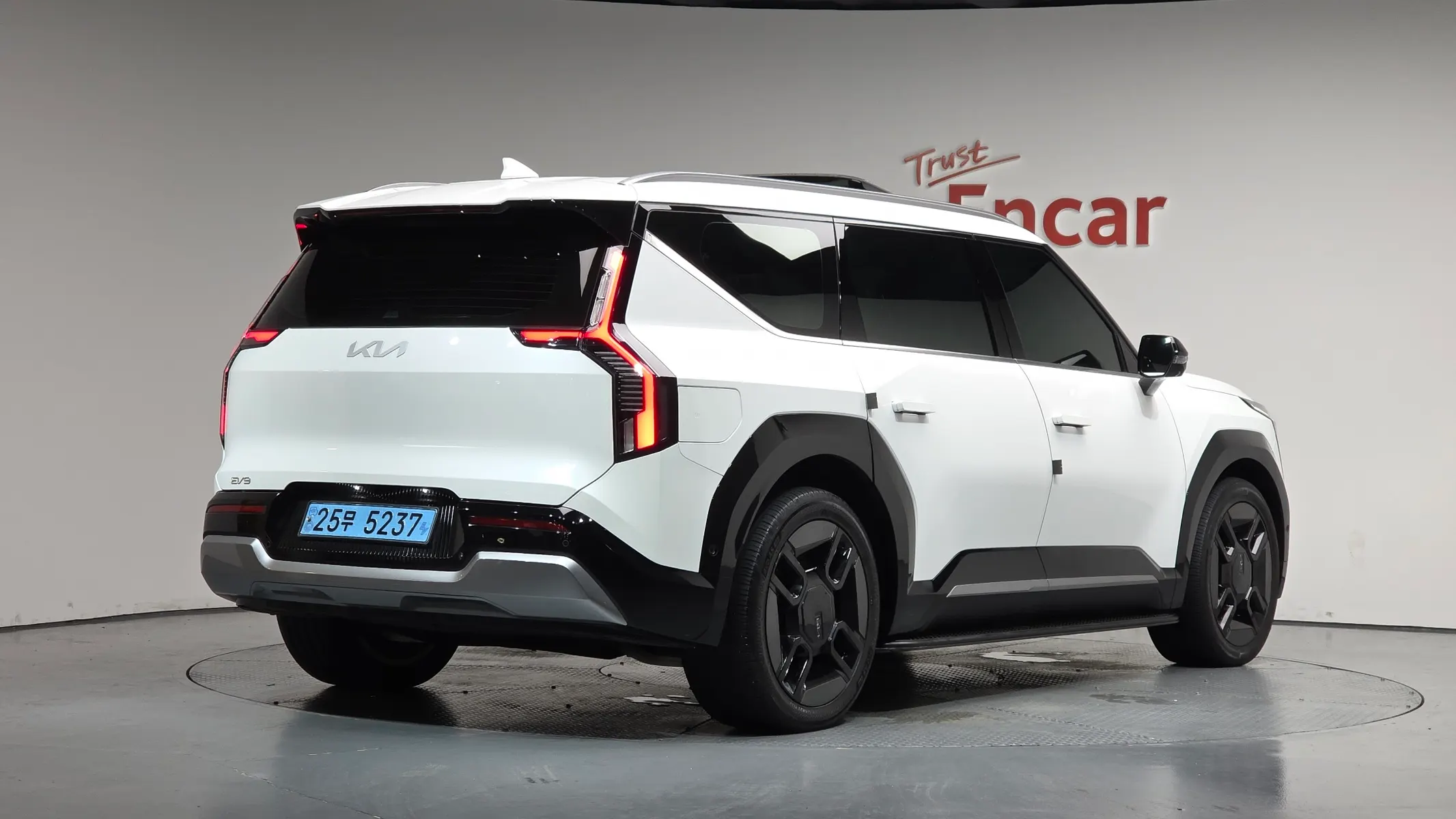 Kia EV9 4WD 2023 2/46