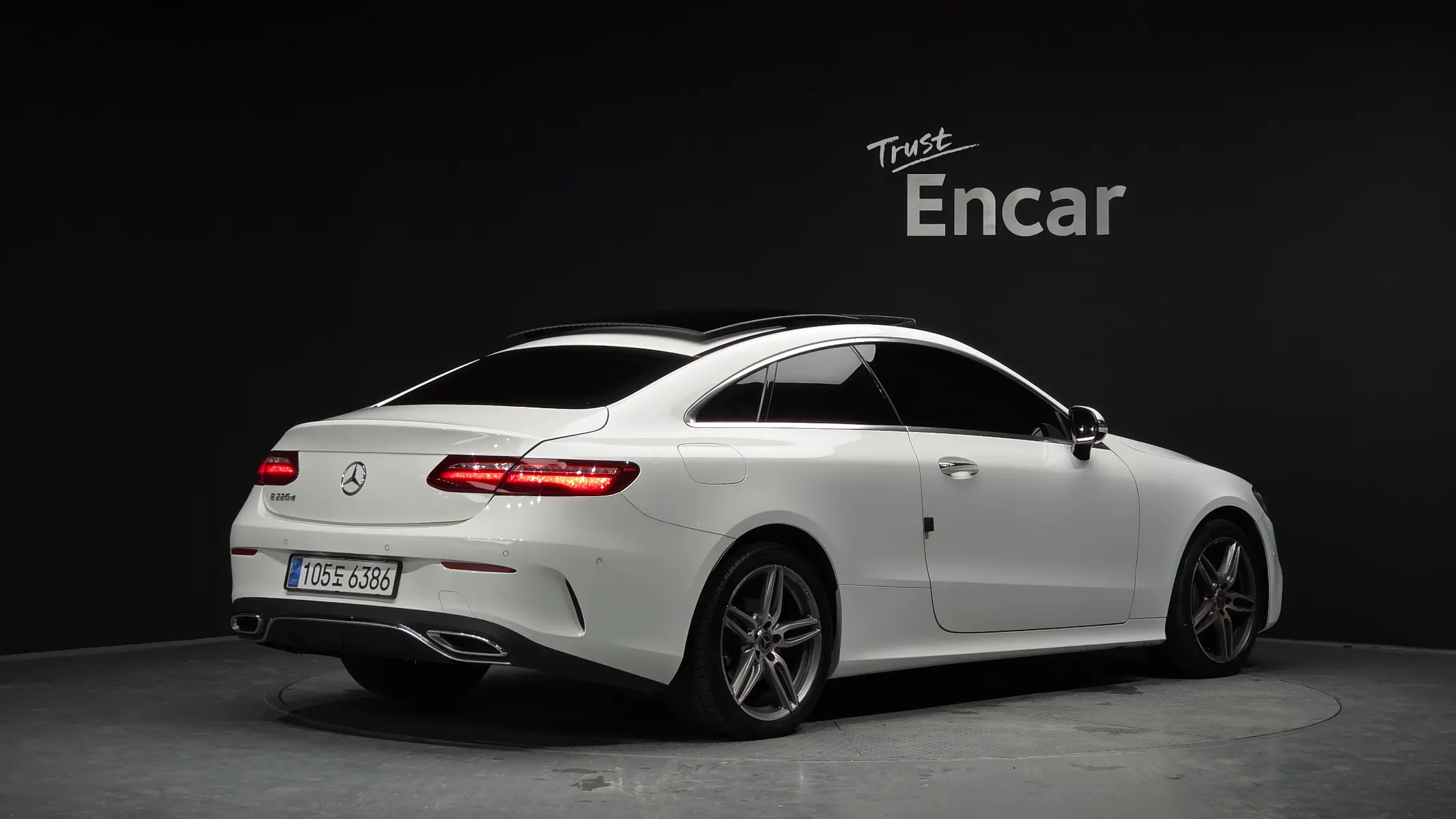 Mercedes-Benz E-Class W213 E220d 2019 2/41