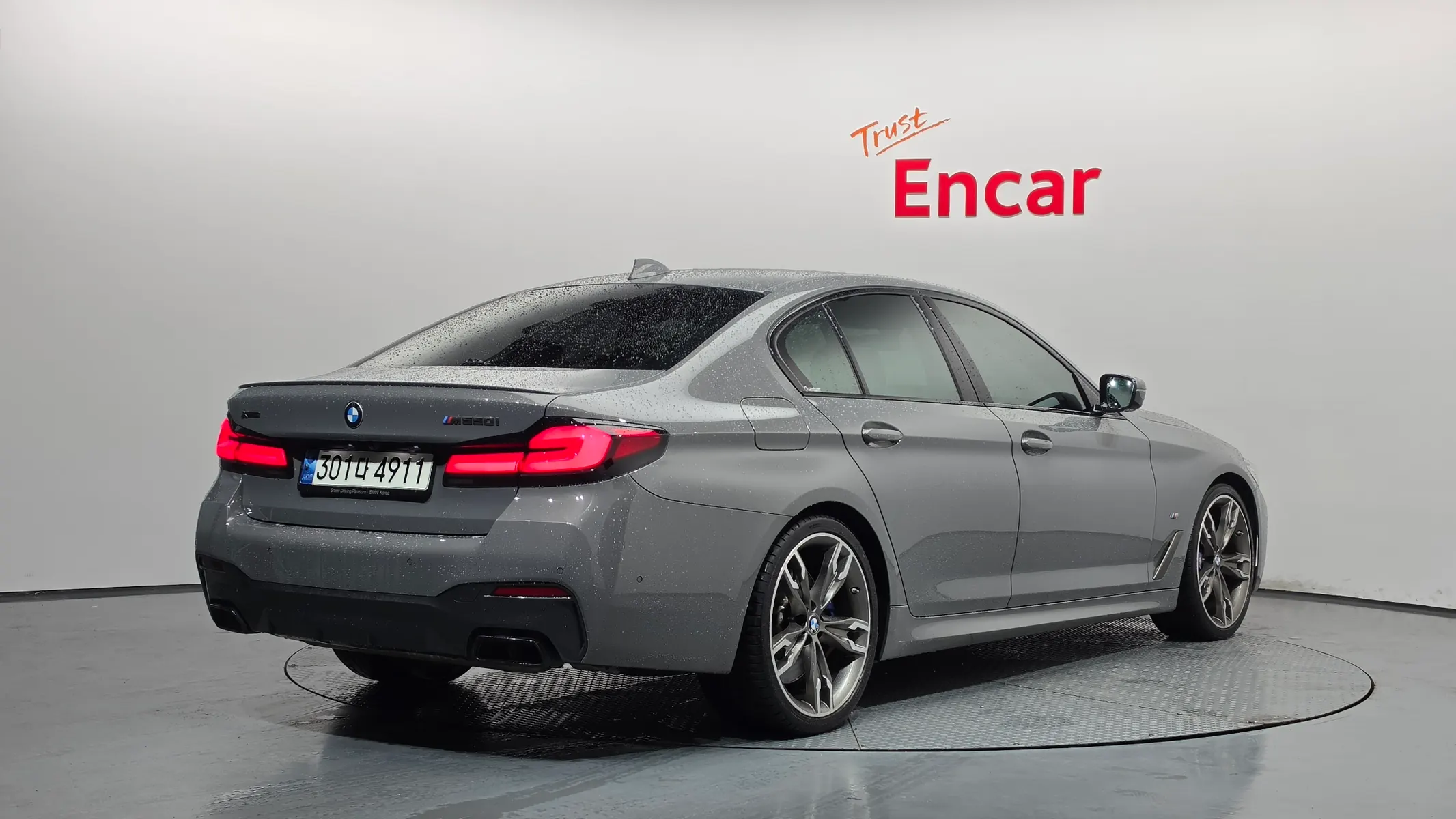 BMW 5 Series (G30) M550i xDrive 2021 2/34