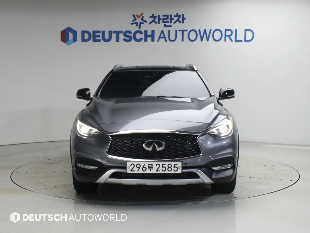 Infiniti QX30 2.0 AWD 2019 2/5