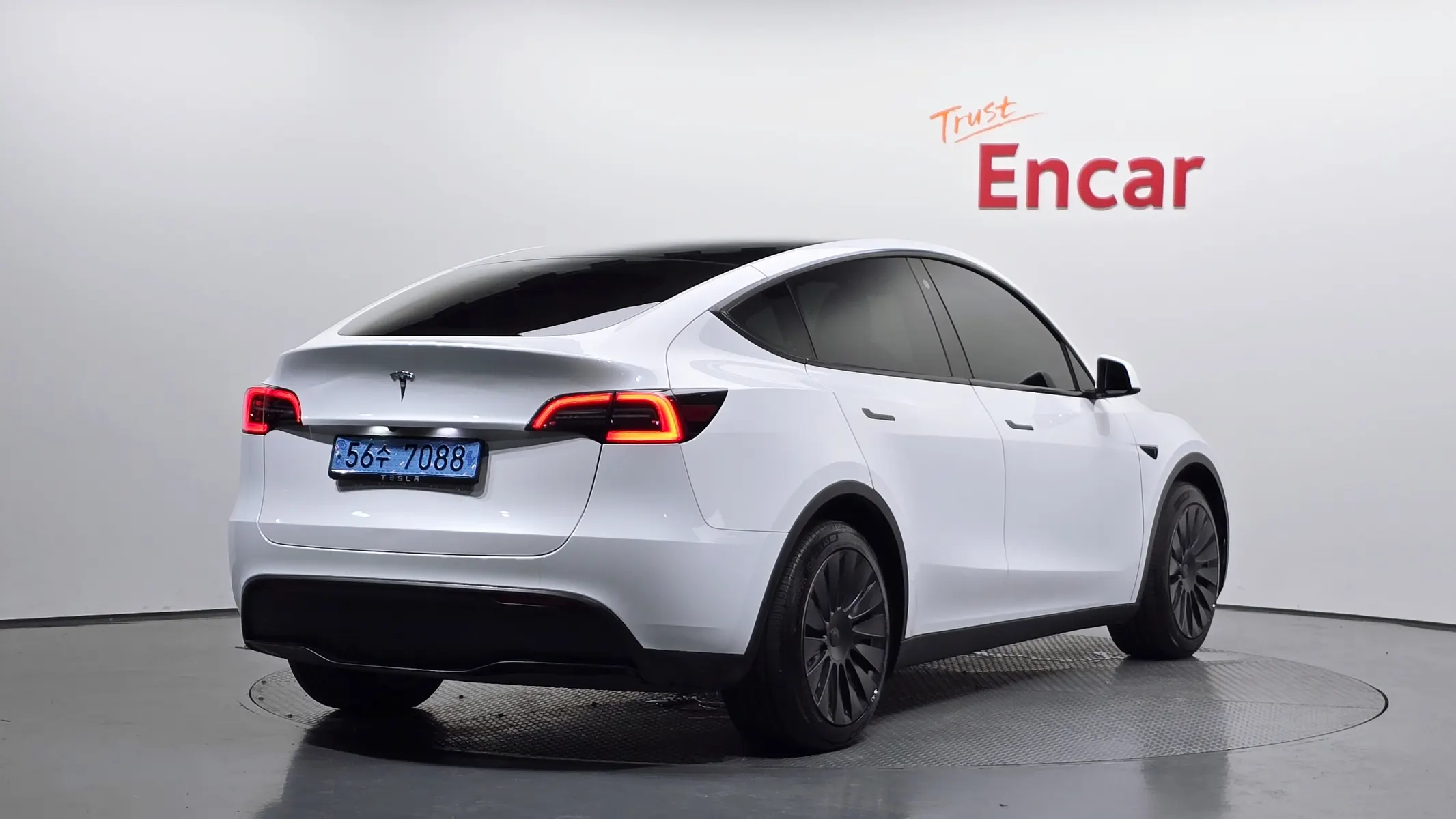 Tesla Y RWD 2023 2/31