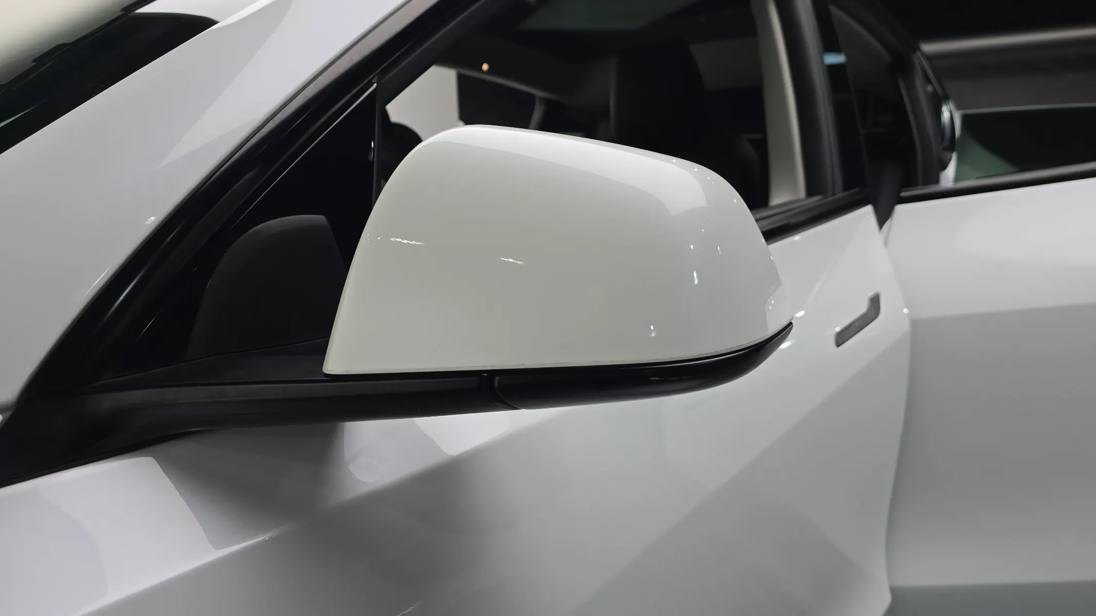 Tesla Y RWD 2023 30/31