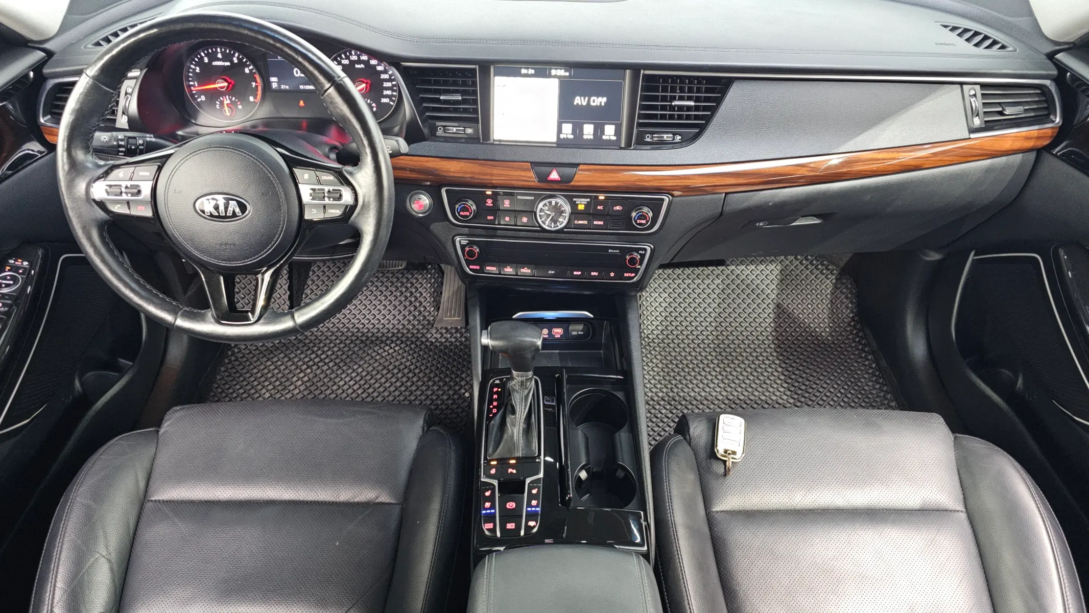 Kia K7 3.0 LPI () 2017 4/5