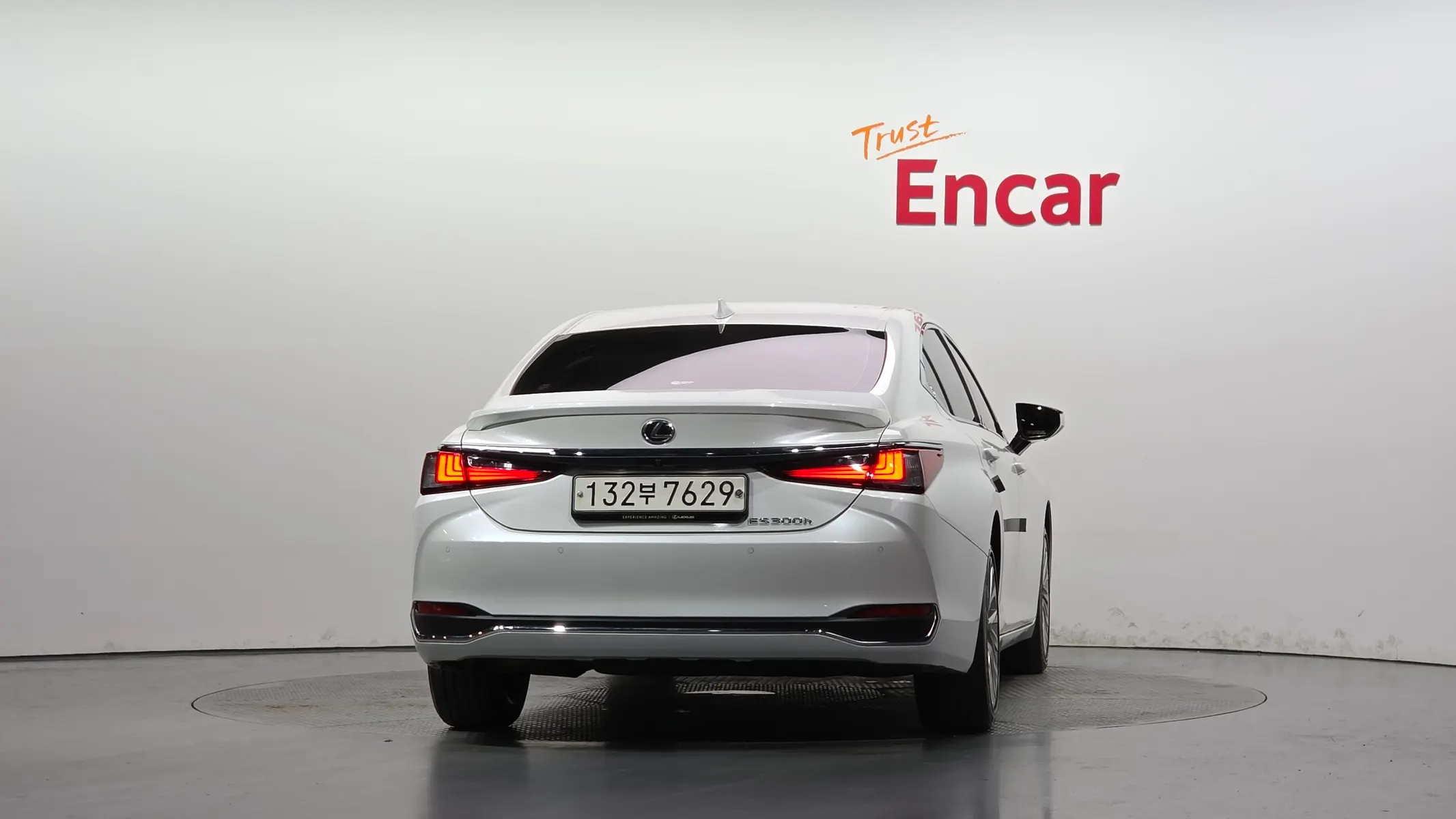 Lexus ES300h 7 2022 3/5