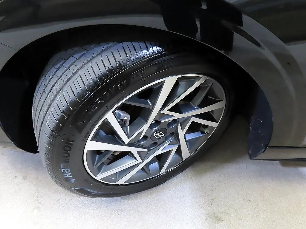 Hyundai (GN7) 3.5 LPG 2WD () 2023 19/20
