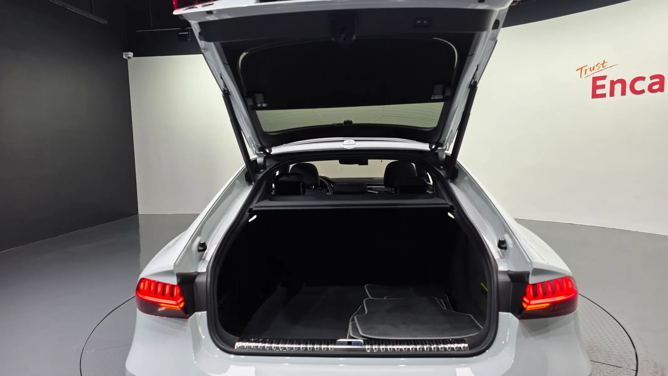 Audi A7 (4K) 45 TDI 2020 32/33