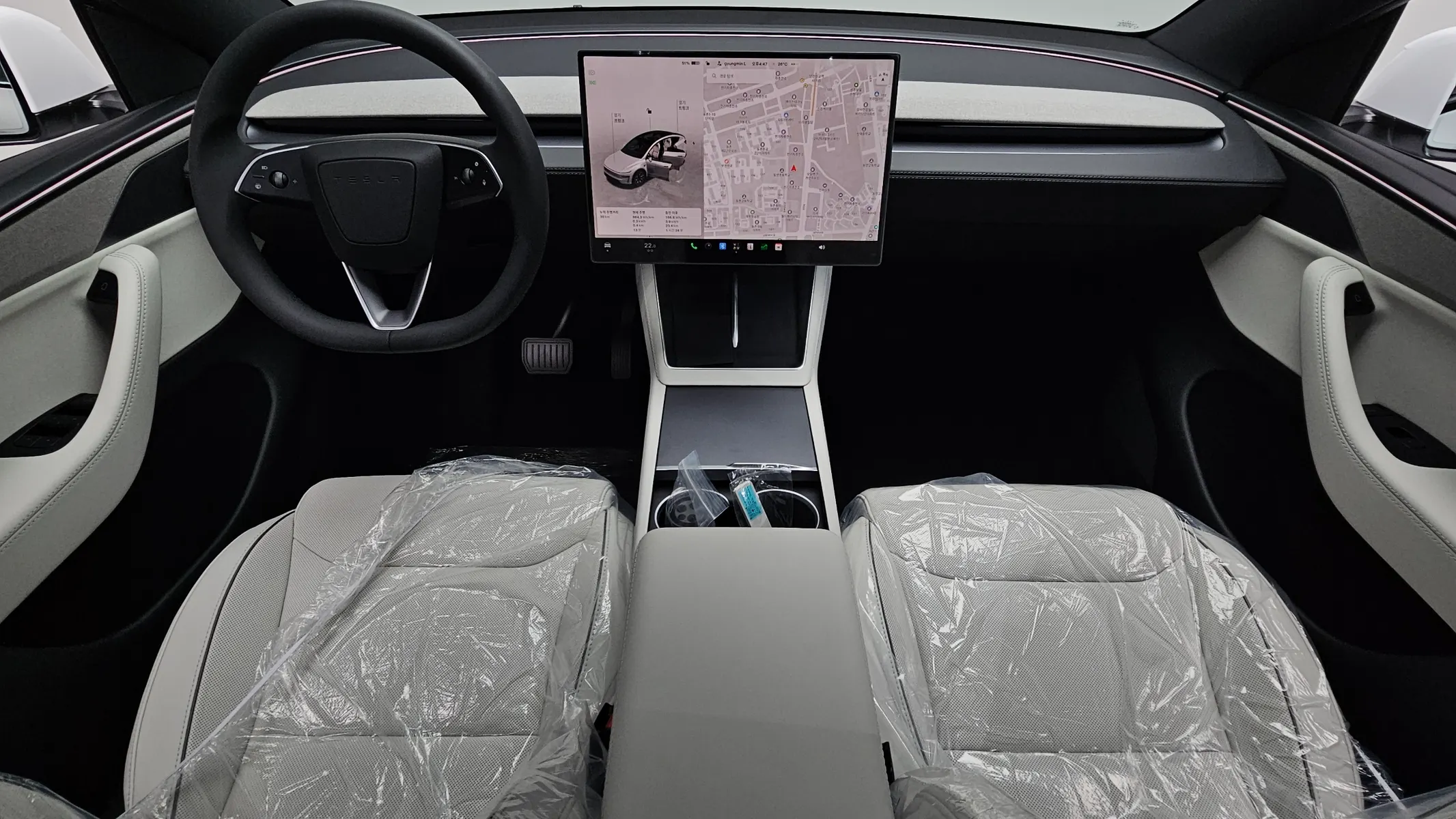 Tesla Y L AWD 2026 4/5