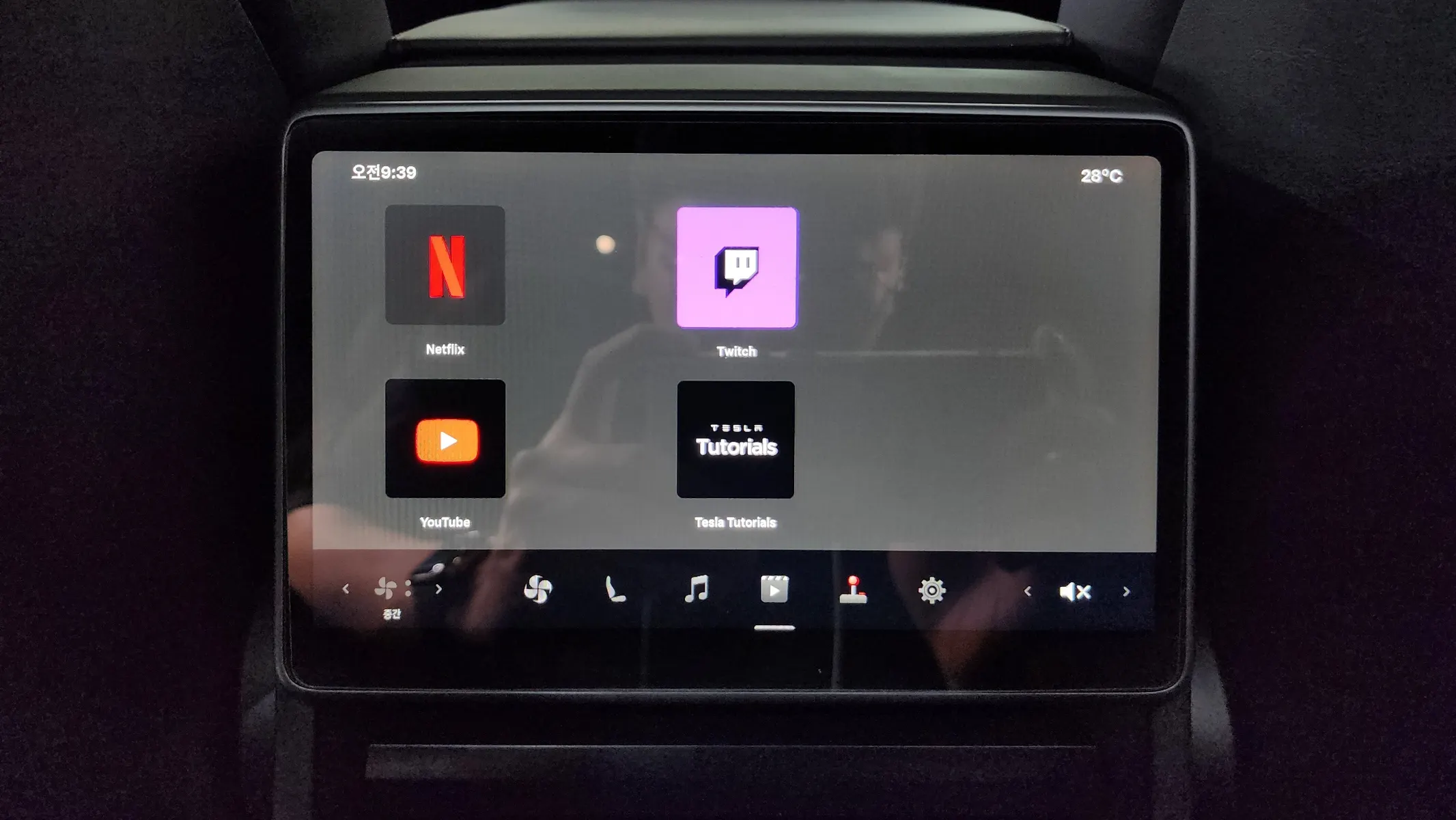 Tesla Y L AWD 2026 31/32