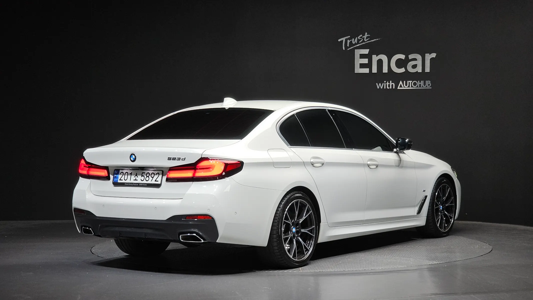 BMW 5 Series (G30) 523d M 2023 2/32