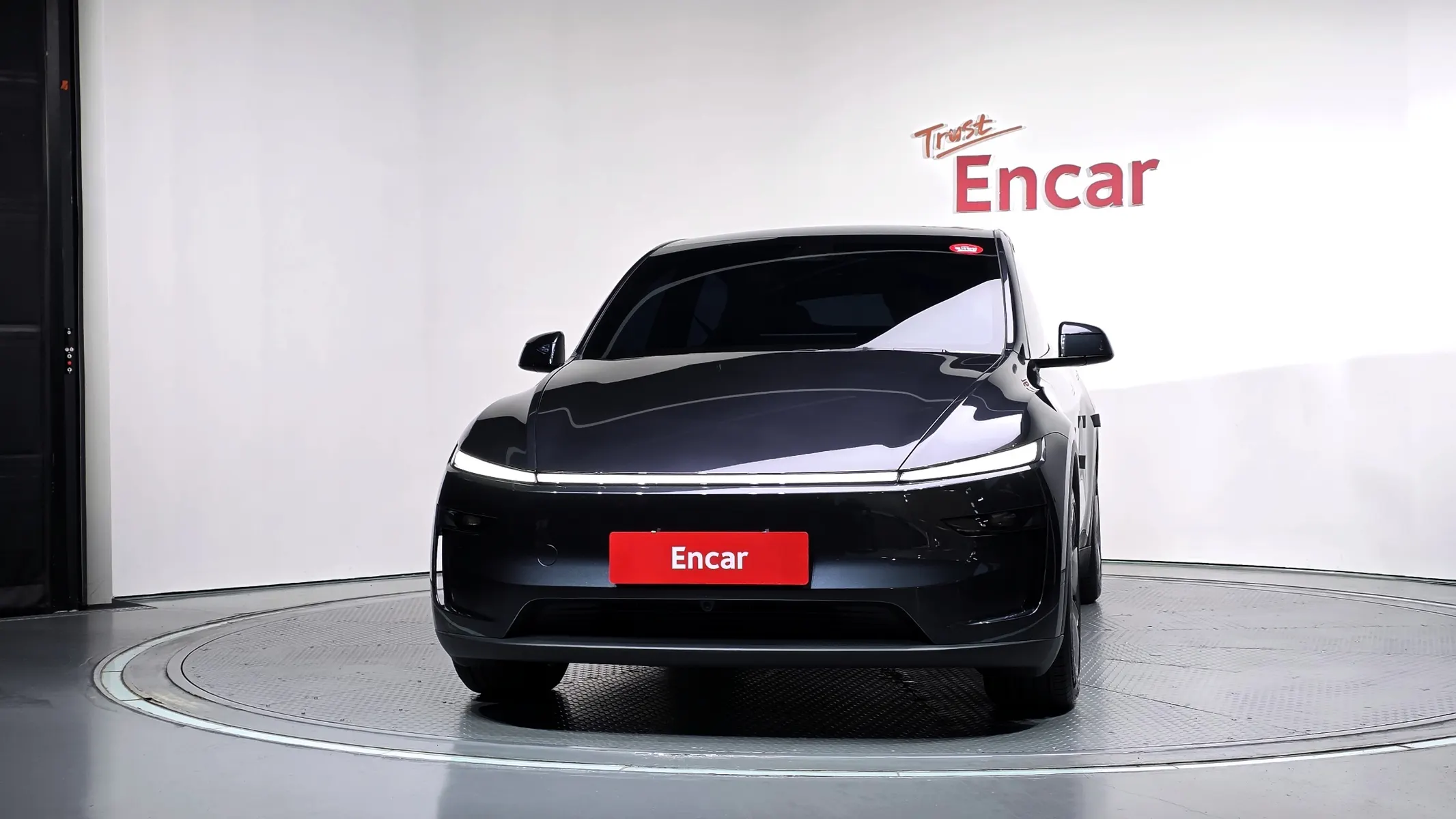 Tesla Y AWD 2026 2/5
