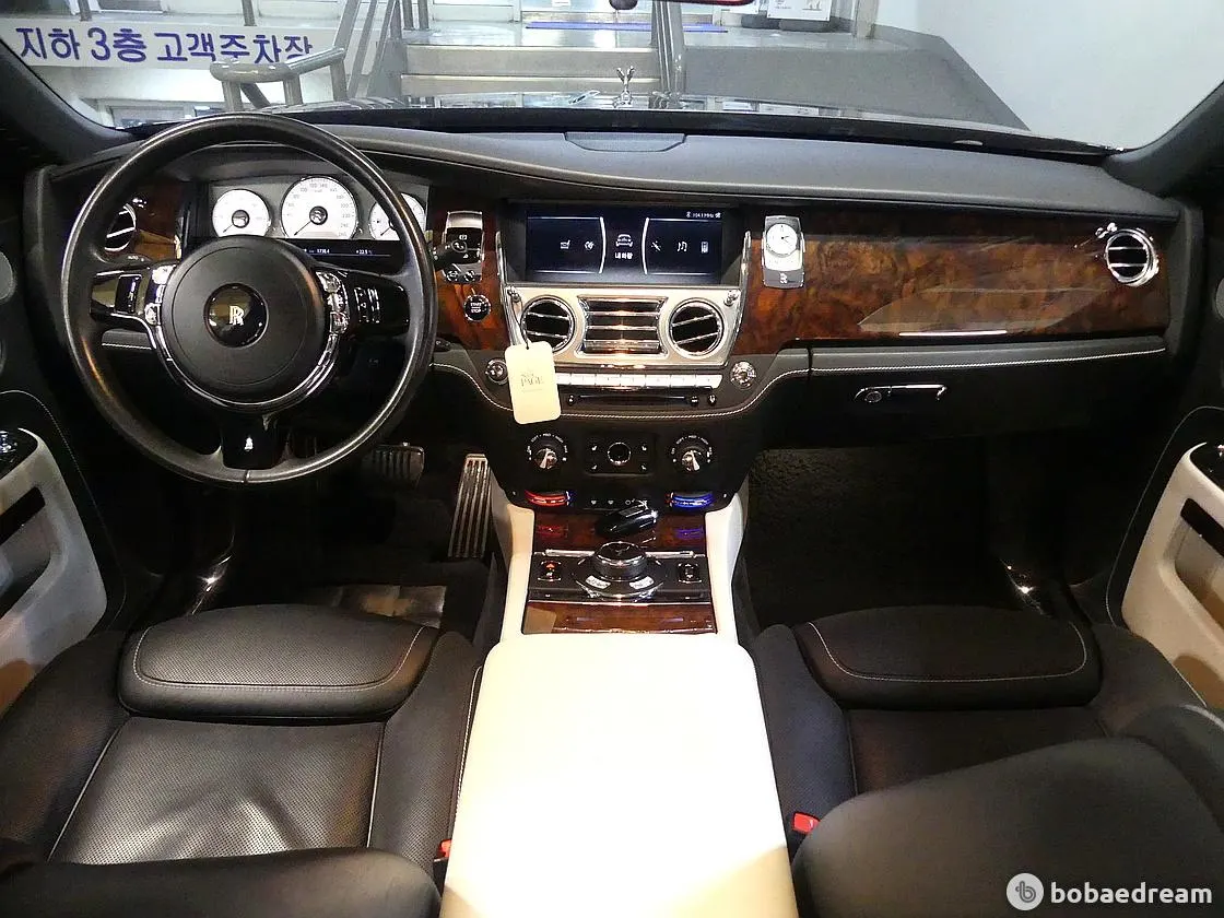Rolls-Royce 고스트 6.6 EWB V12 2017 4/5