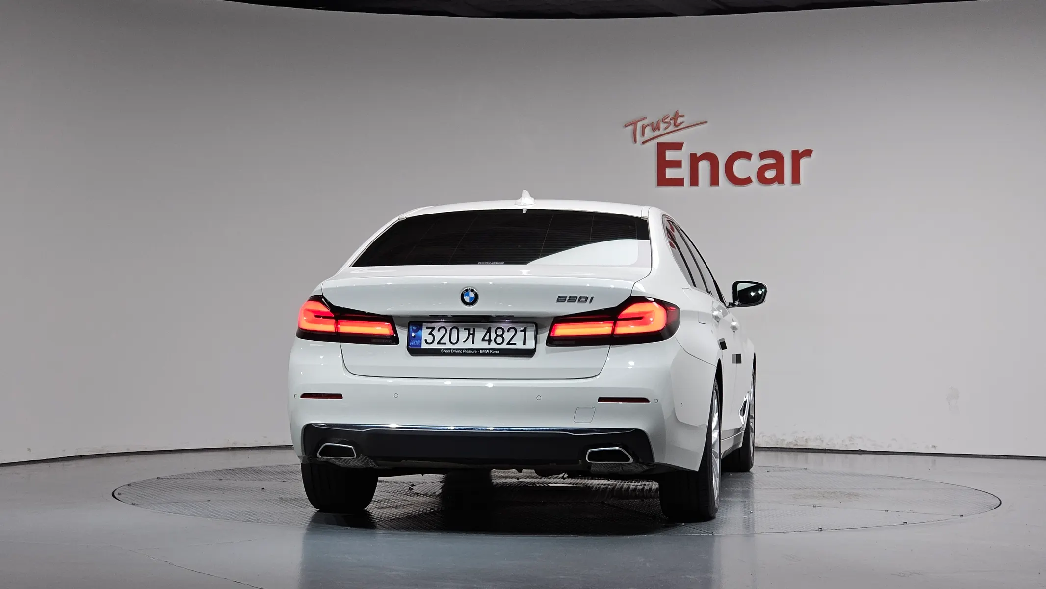 BMW 5 Series (G30) 520i 2022 3/36