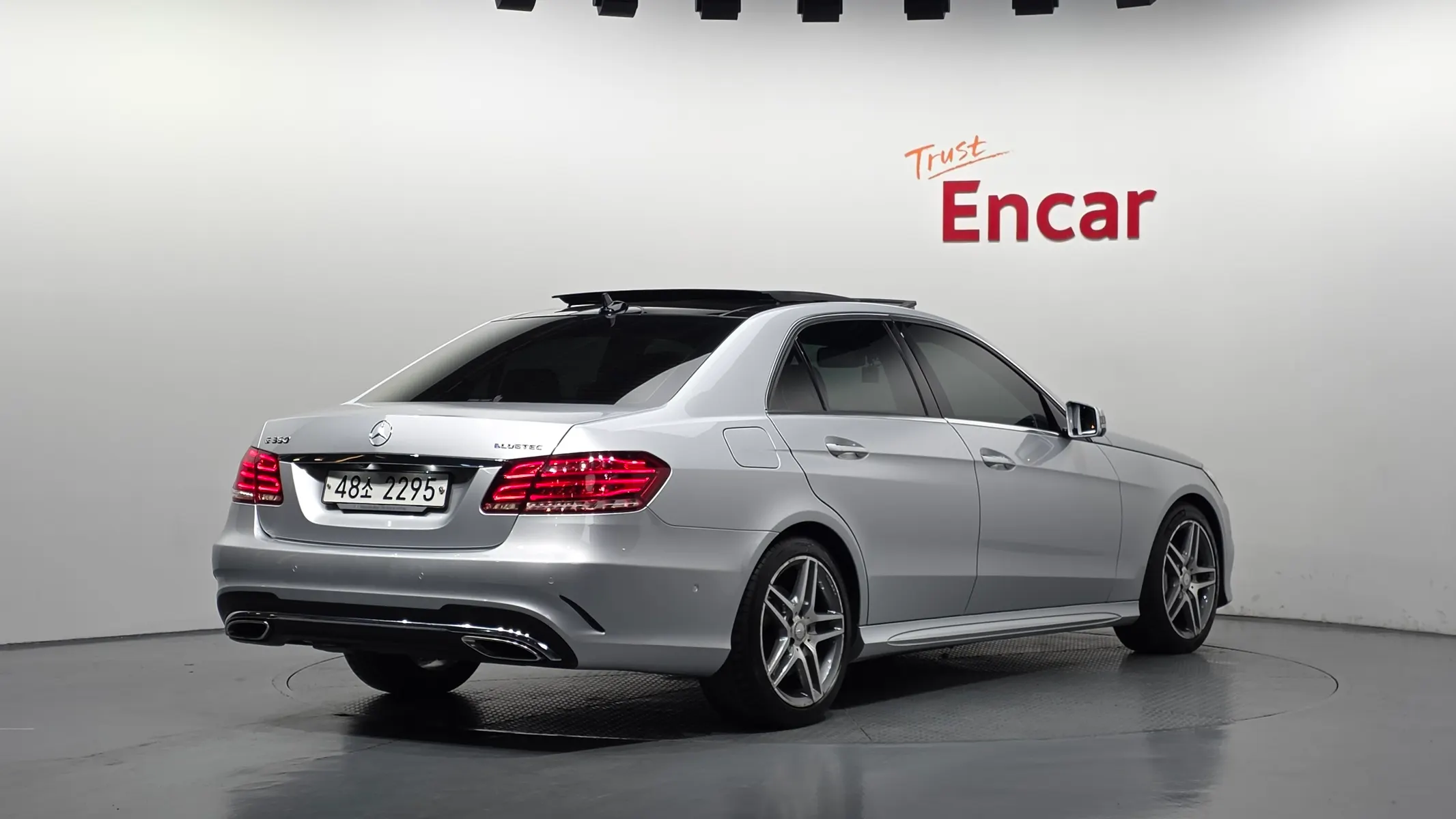 Mercedes-Benz E-Class W212 E350 4MATIC 2015 2/21