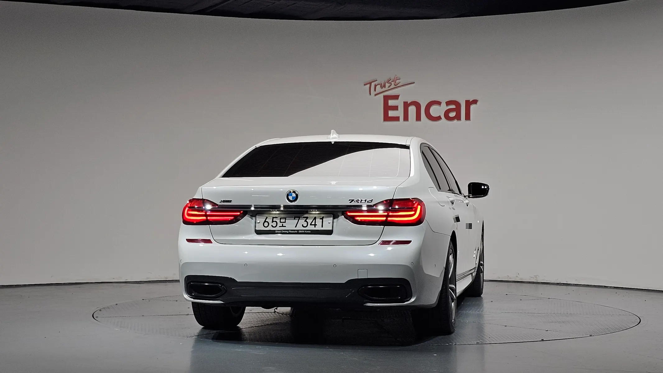 BMW 7 Series (G11) 740d xDrive M 2018 3/41
