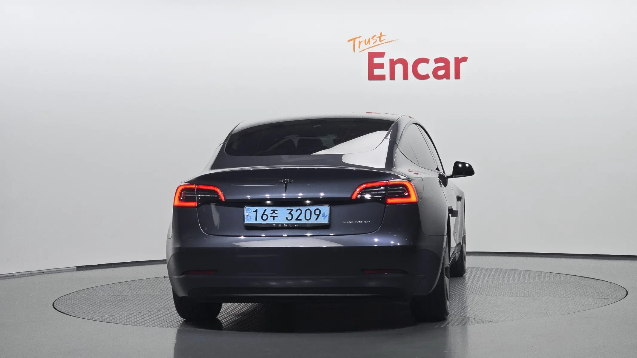 Tesla 3 AWD 2022 3/5