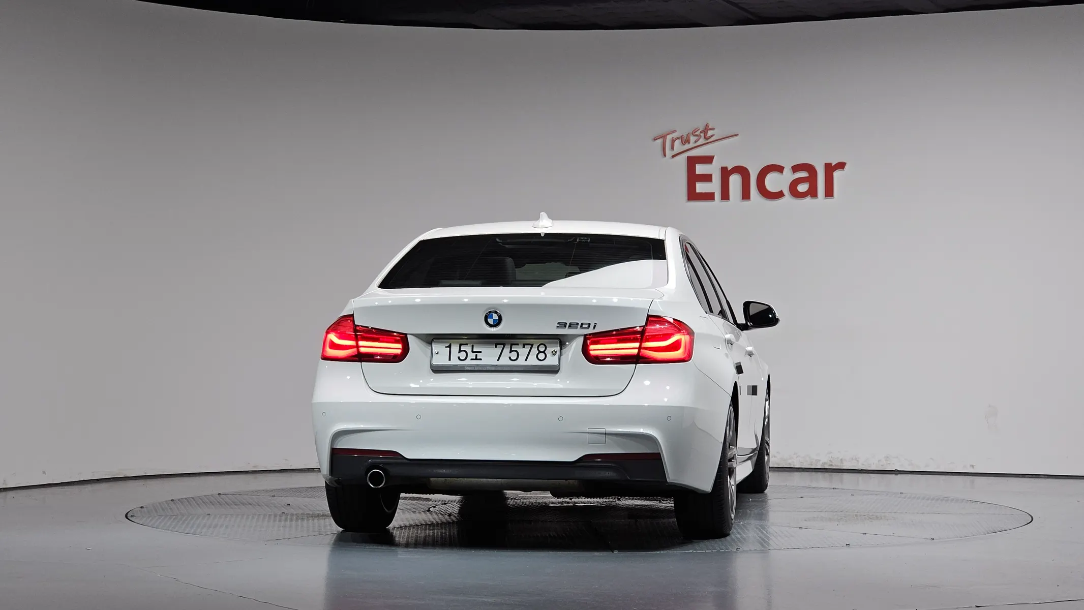 BMW 3 Series (F30) 320i M 2017 3/33