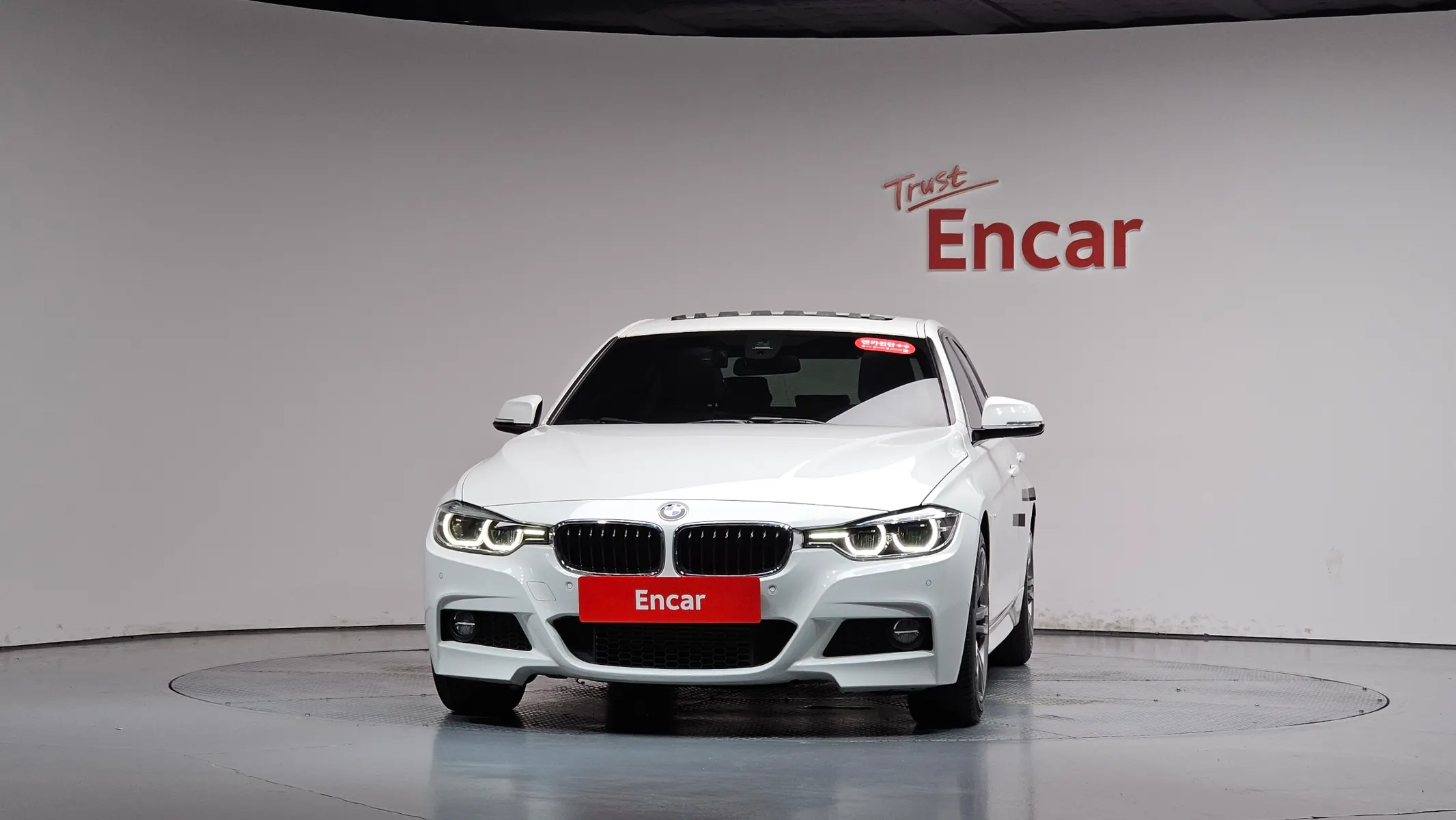 BMW 3 Series (F30) 320i M 2017 2/33