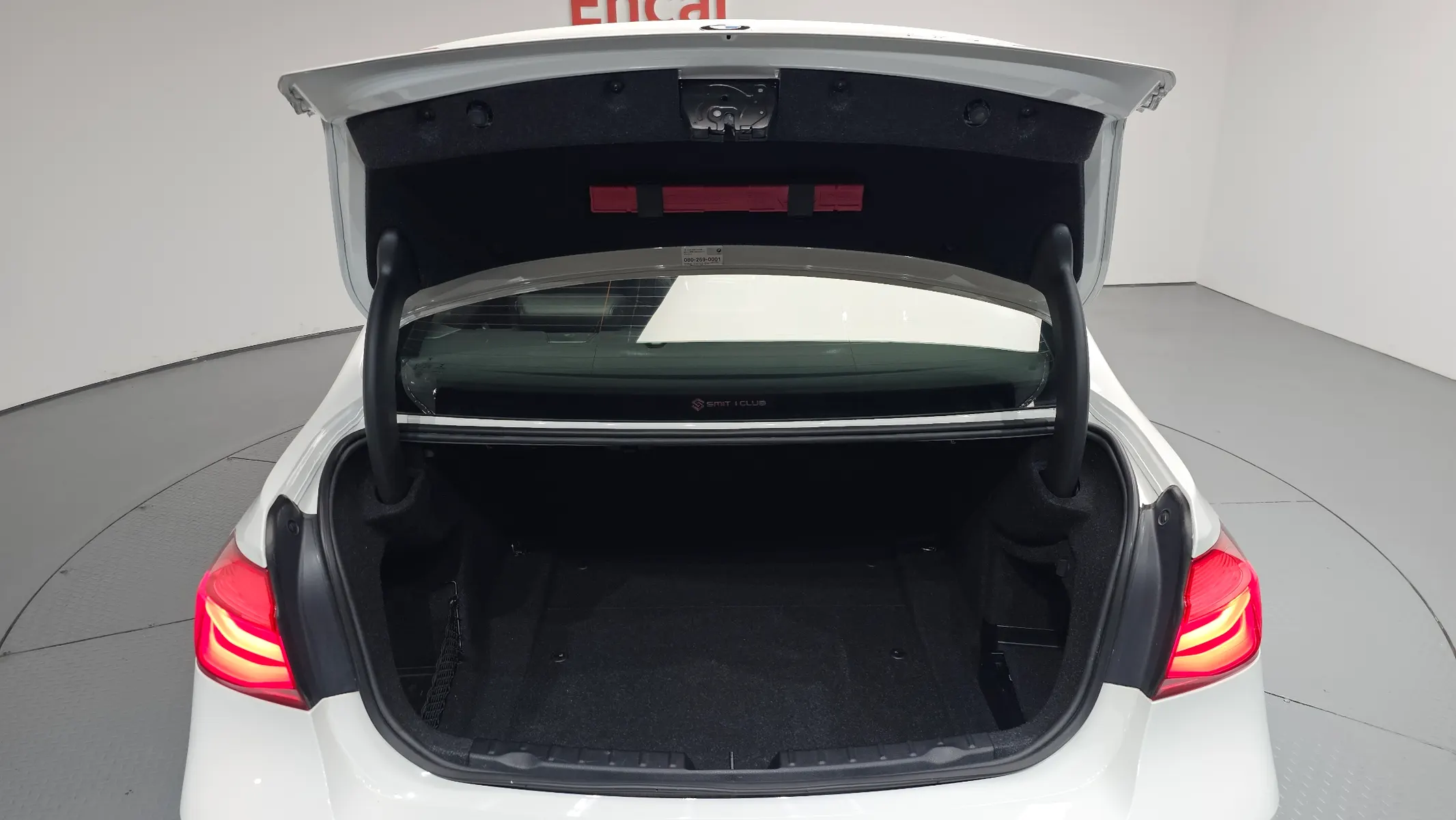BMW 3 Series (F30) 320i M 2017 32/33