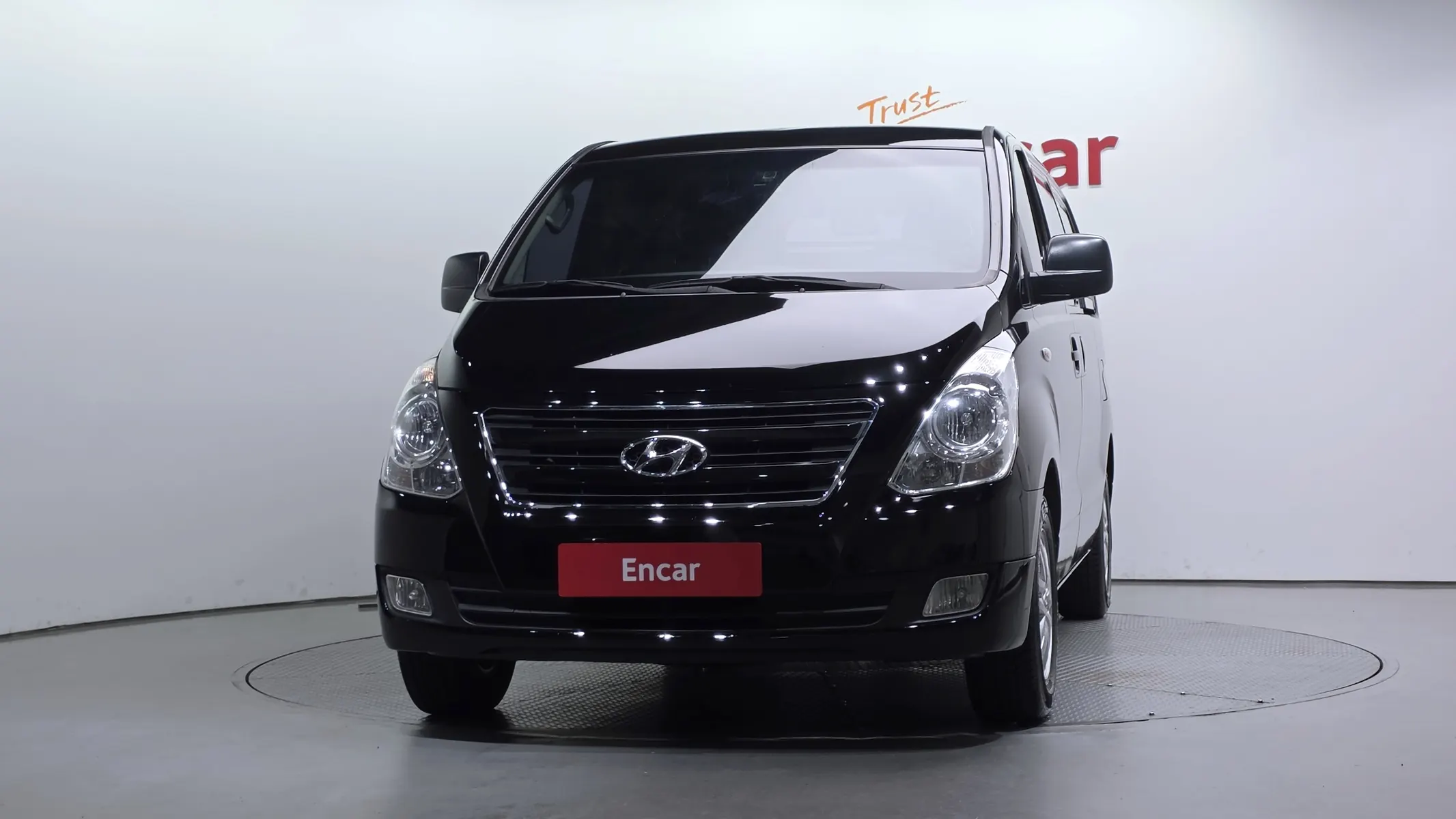 Hyundai Grand Starex 3 2016 2/5