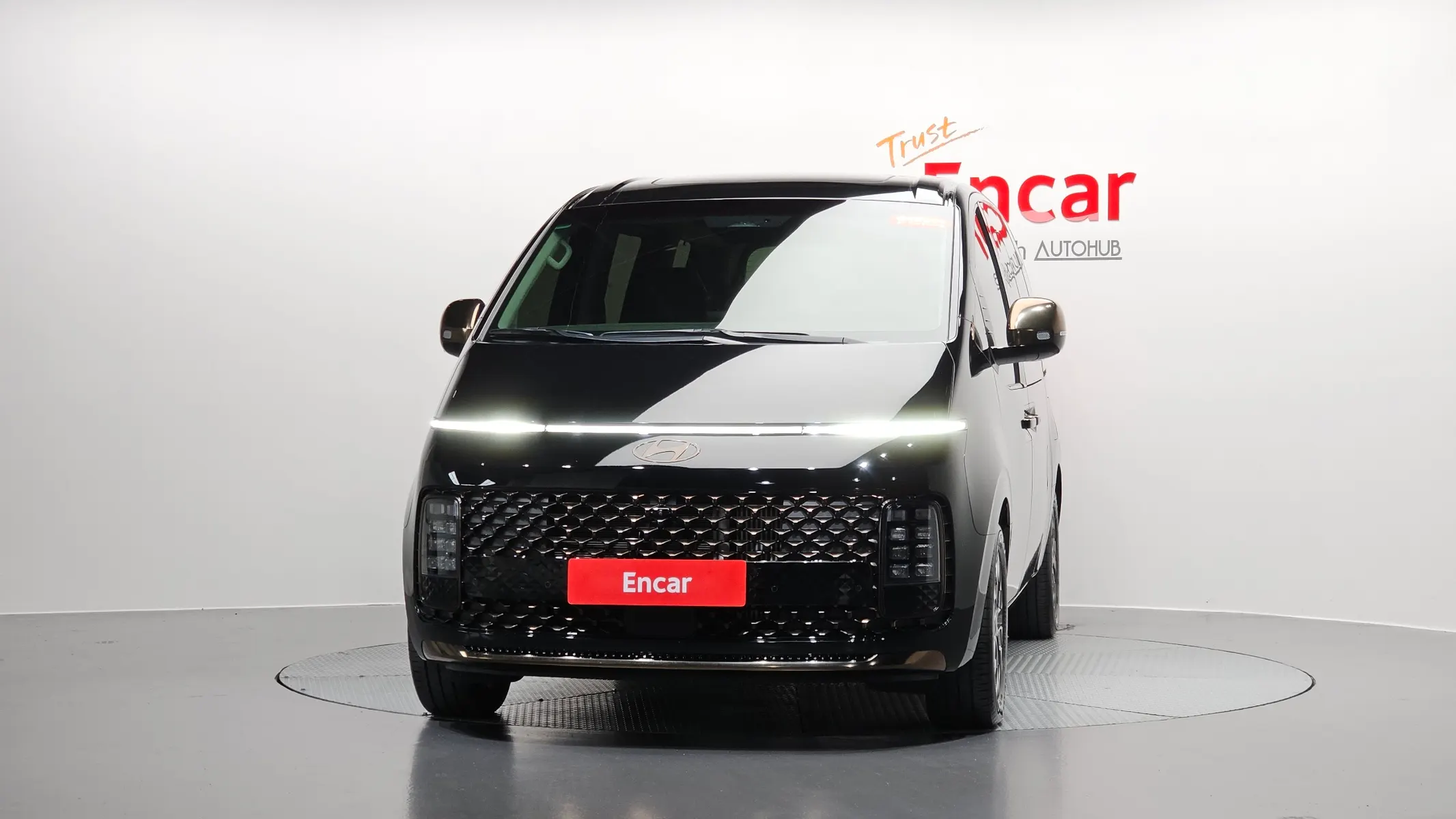 Hyundai Staria HEV 1.6 7 2024 2/5