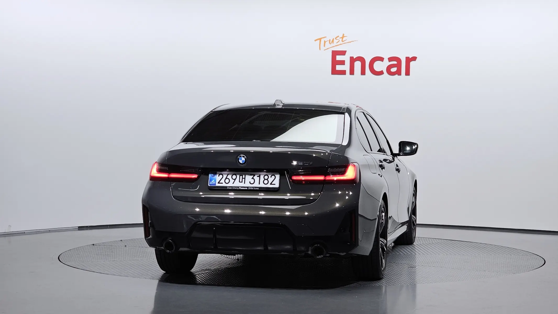 BMW 3 Series (G20) 320i M 2025 3/37