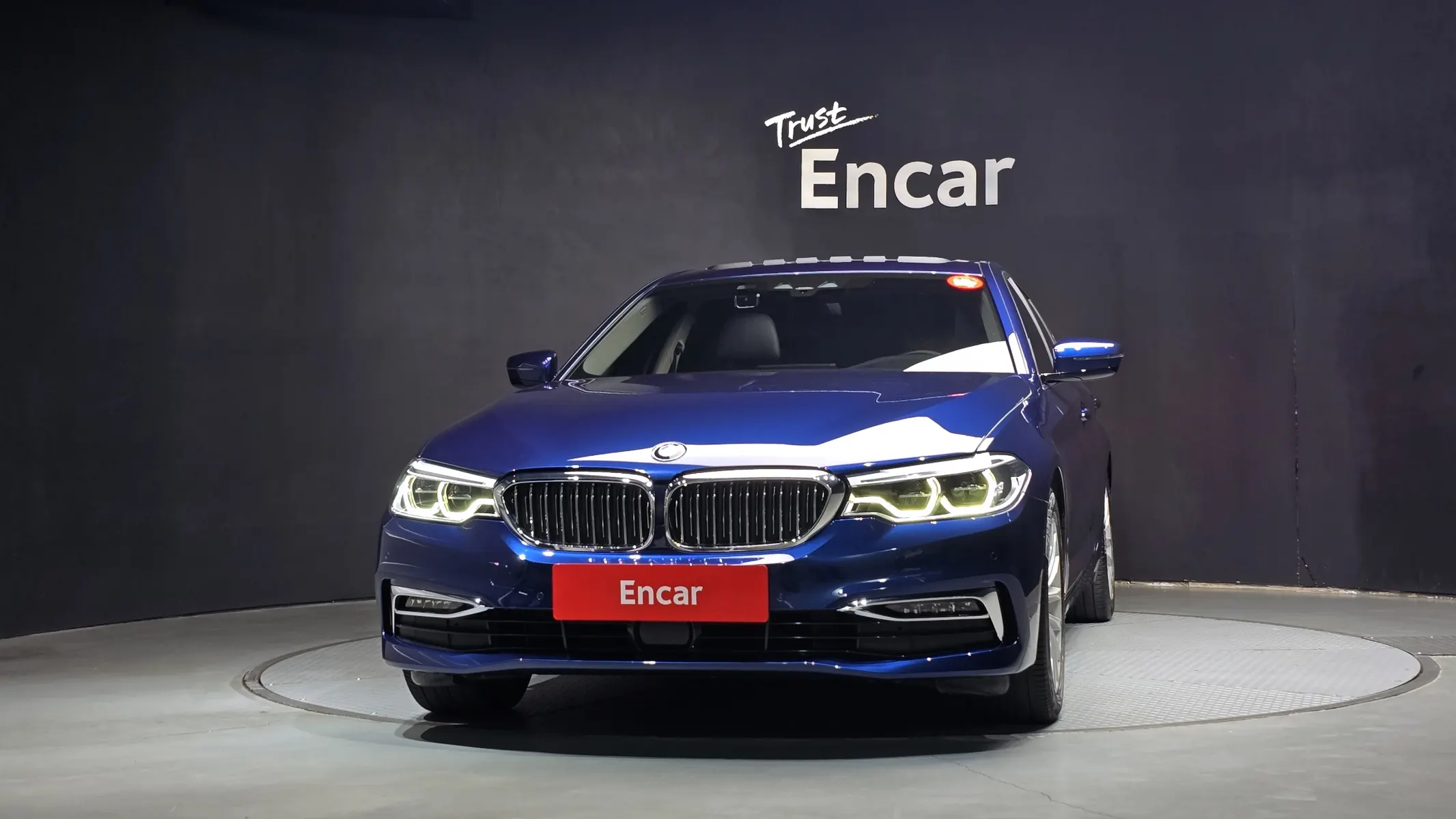 BMW 5 Series (G30) 530i xDrive 2019 3/32