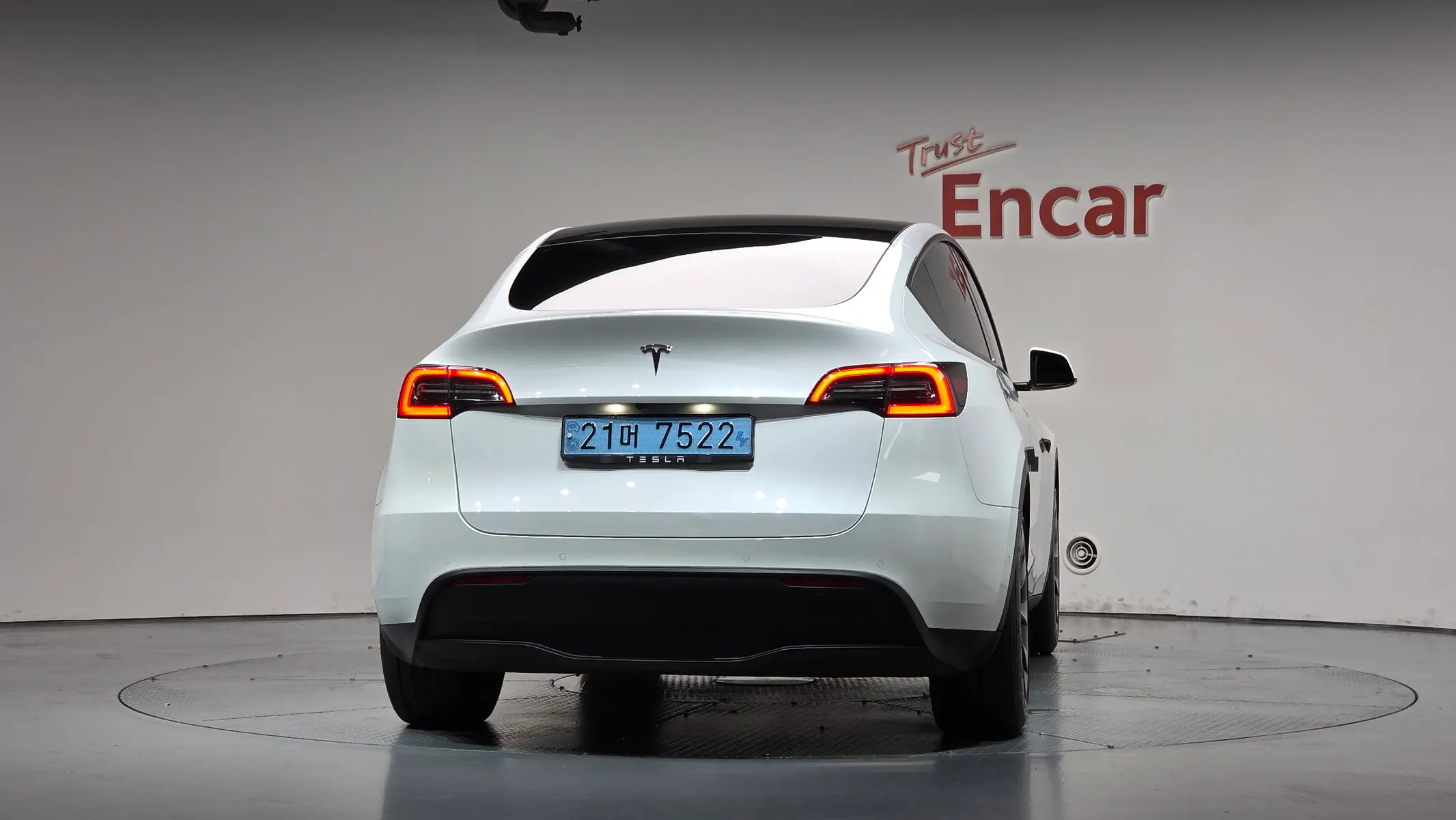 Tesla Y RWD 2021 3/5
