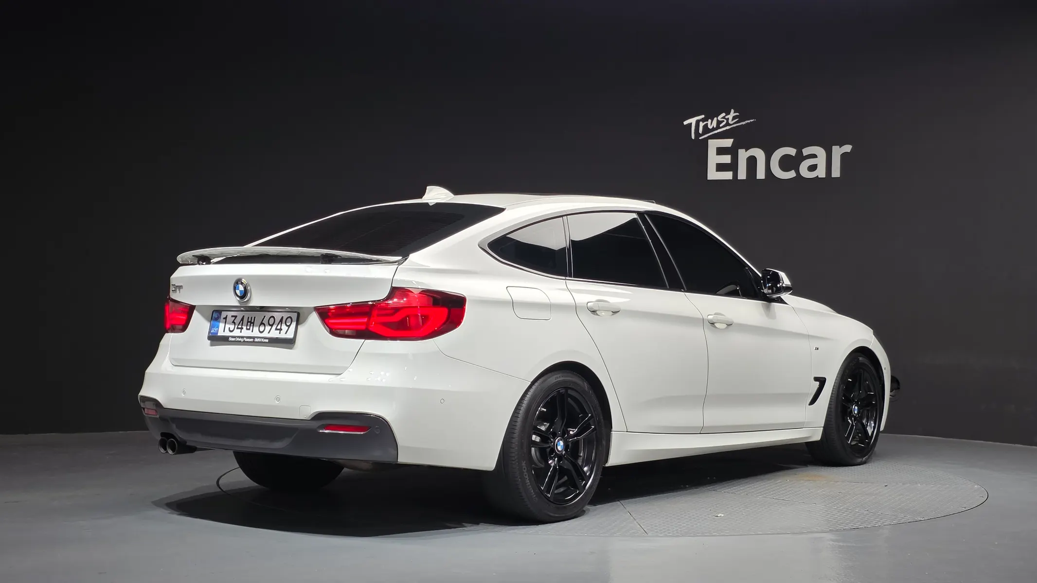 BMW 3 Series GT (F34) GT 320d M 2020 2/38
