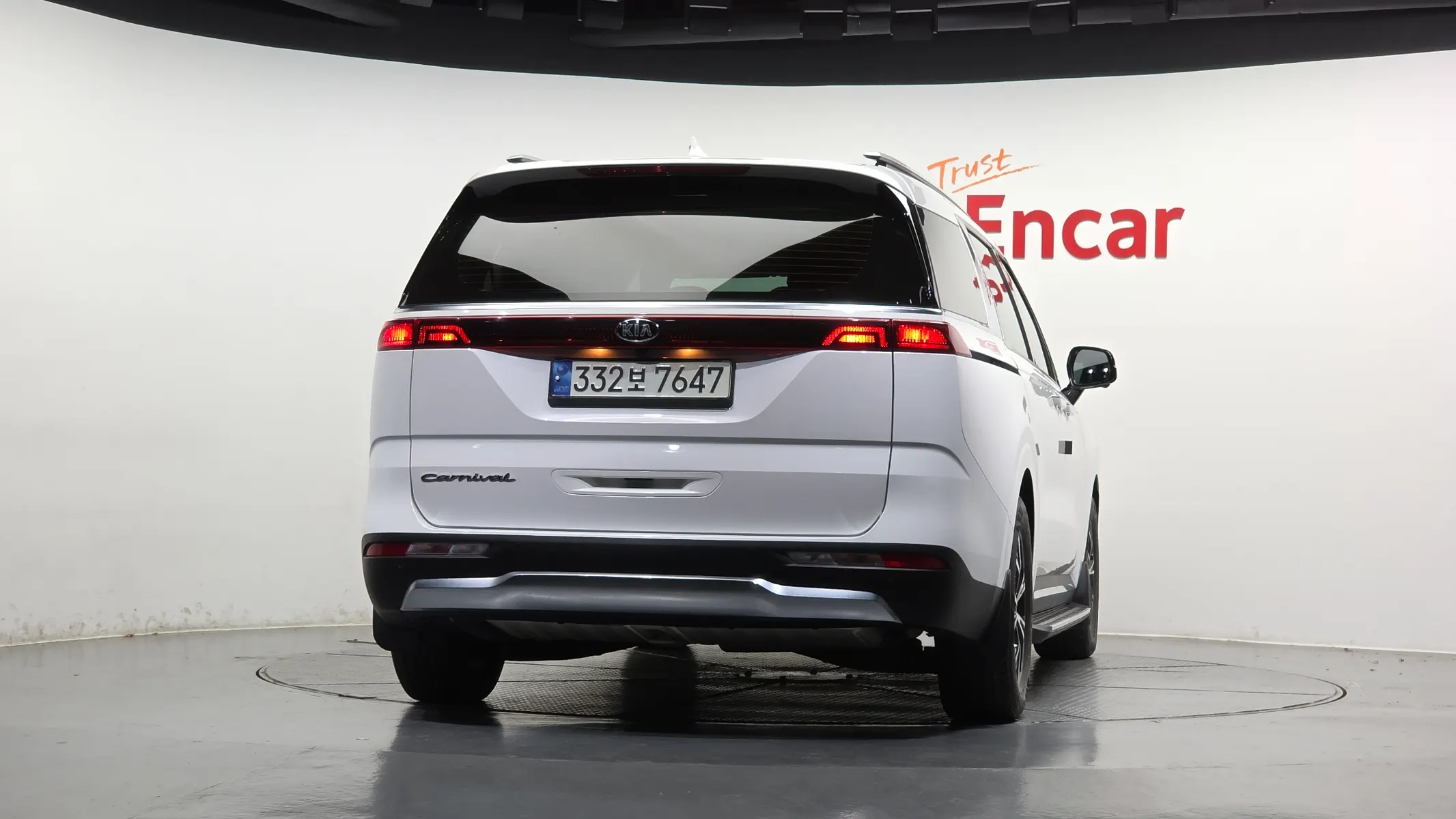 Kia Carnival 9 2021 3/5