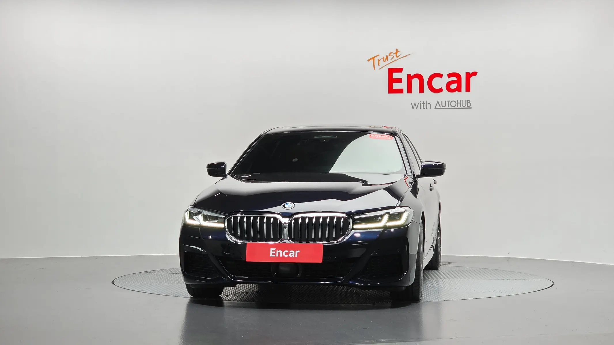 BMW 5 Series (G30) 520i M 2023 2/33