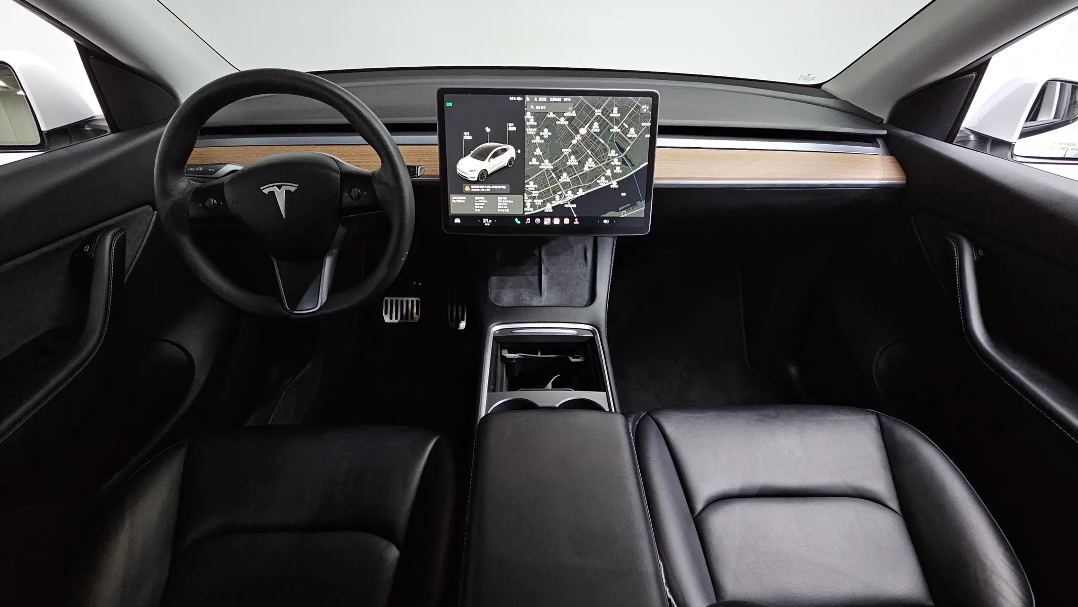 Tesla Y AWD 2021 4/5