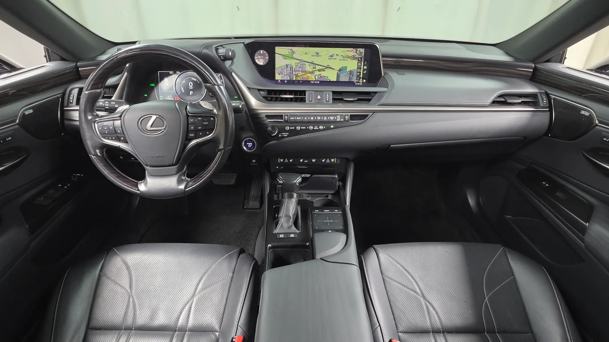 Lexus ES300h 7 2020 4/5