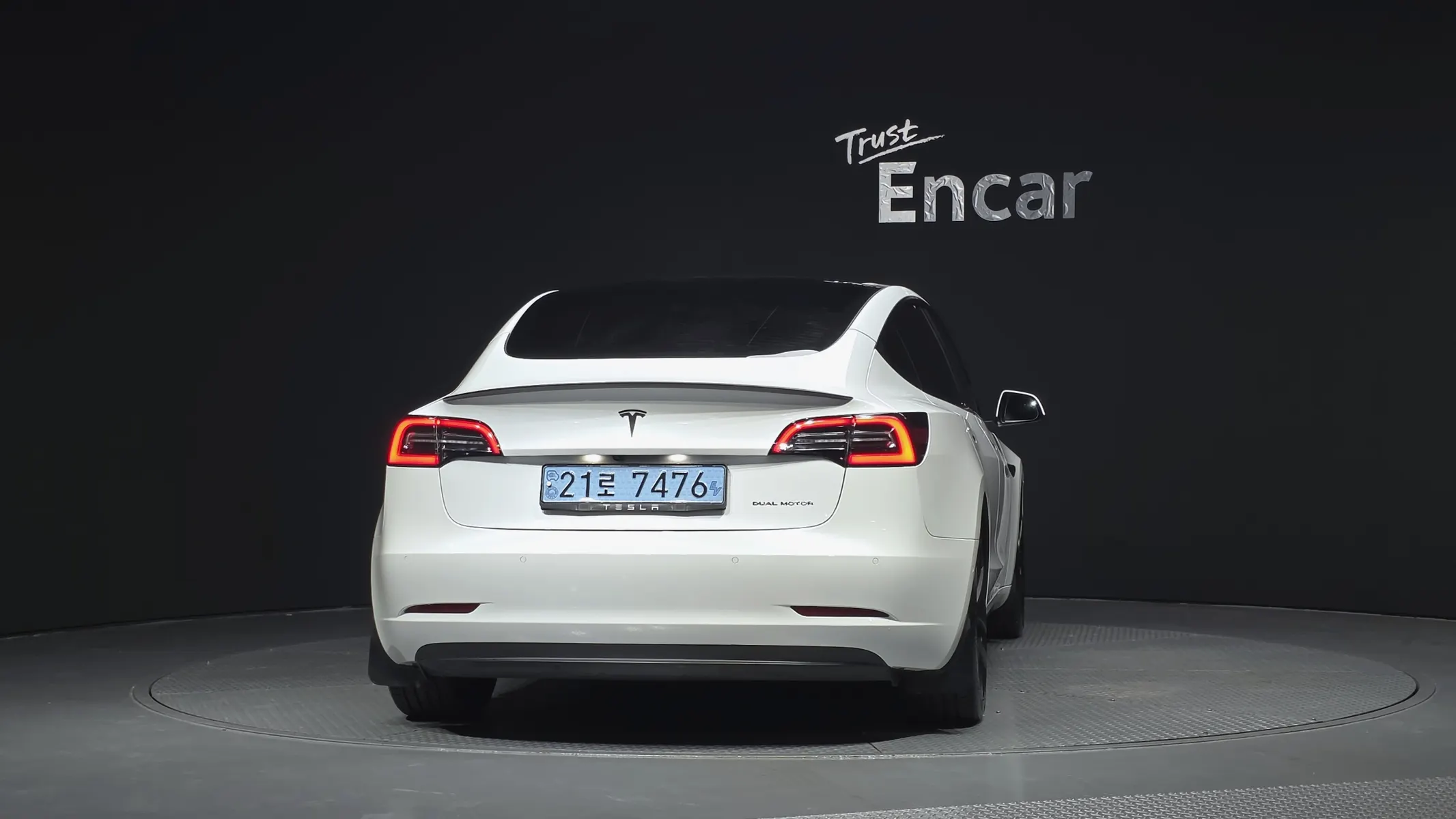 Tesla 3 AWD 2022 3/5