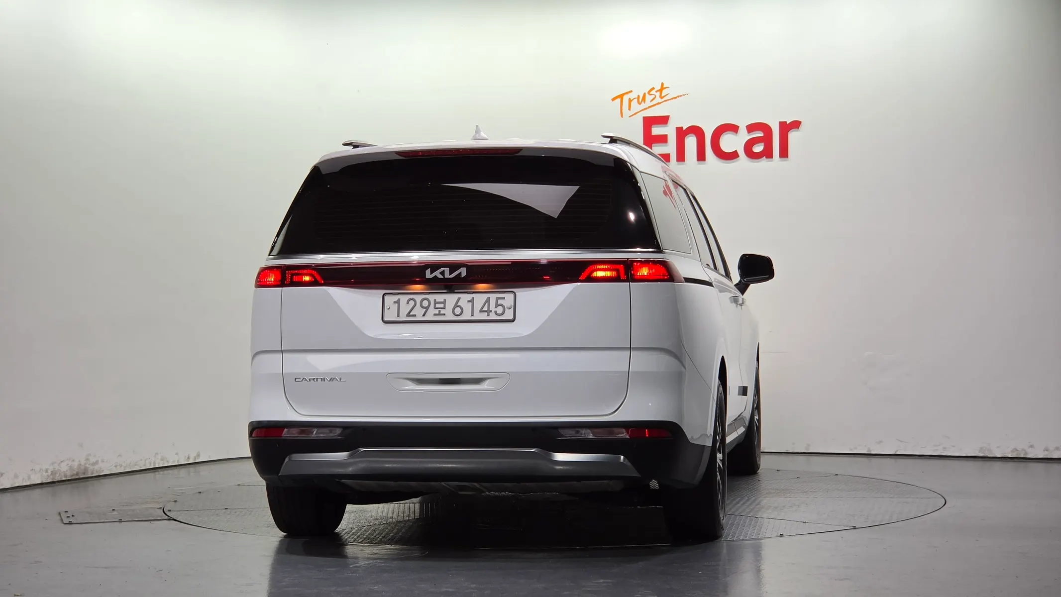 Kia Carnival 9 2022 3/5