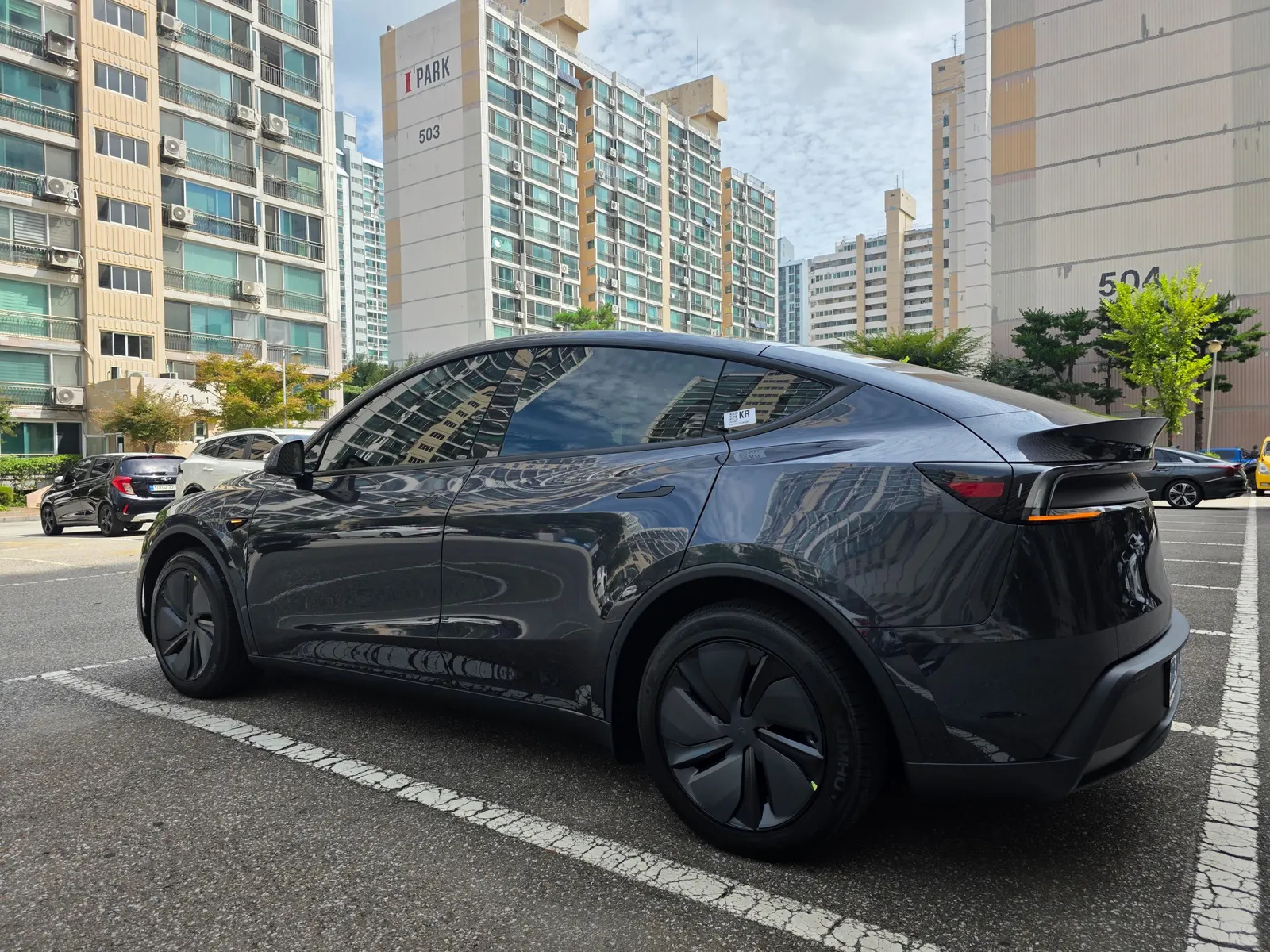 Tesla Y RWD 2026 3/5