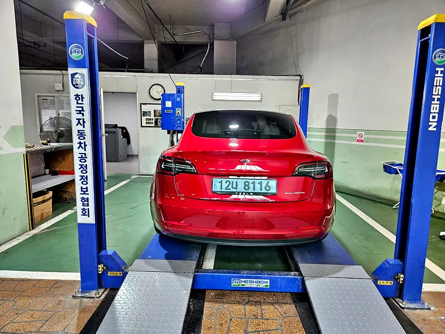 Tesla 3 AWD 2021 3/5