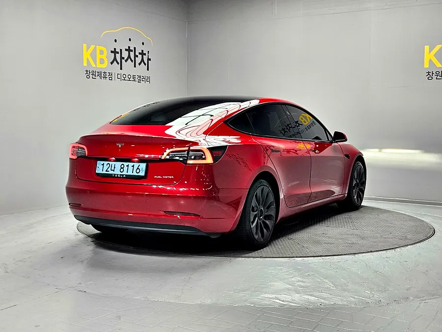 Tesla 3 AWD 2021 4/5