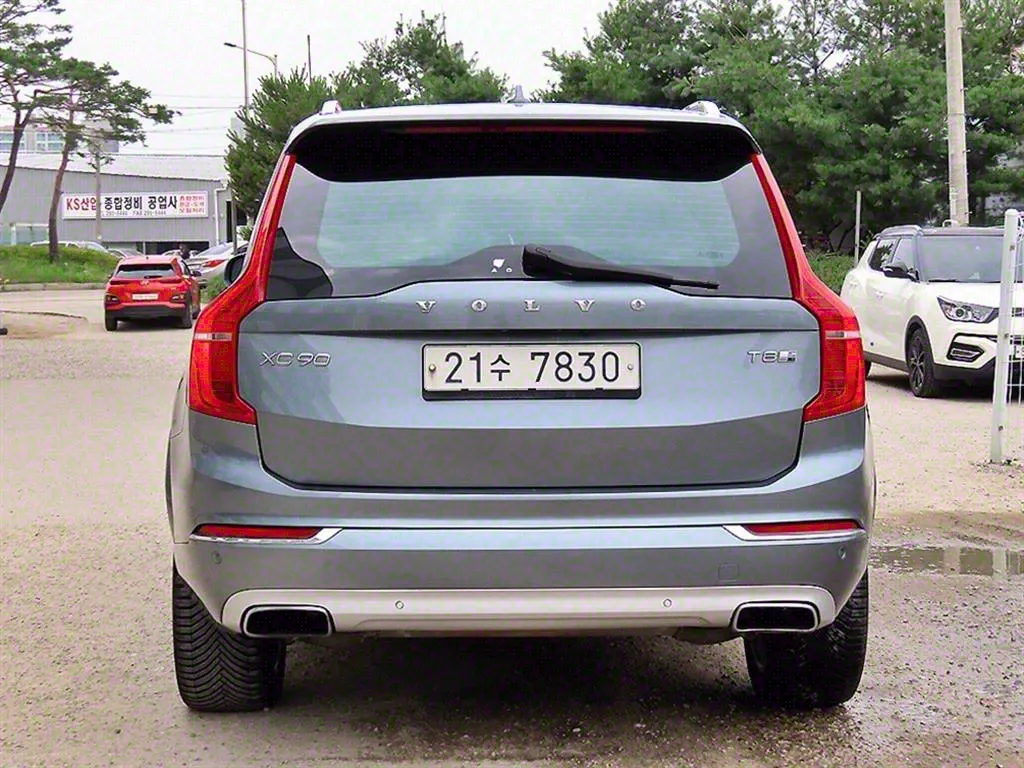 Volvo XC90 2 T8 2018 3/5