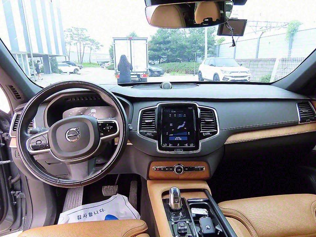 Volvo XC90 2 T8 2018 4/5