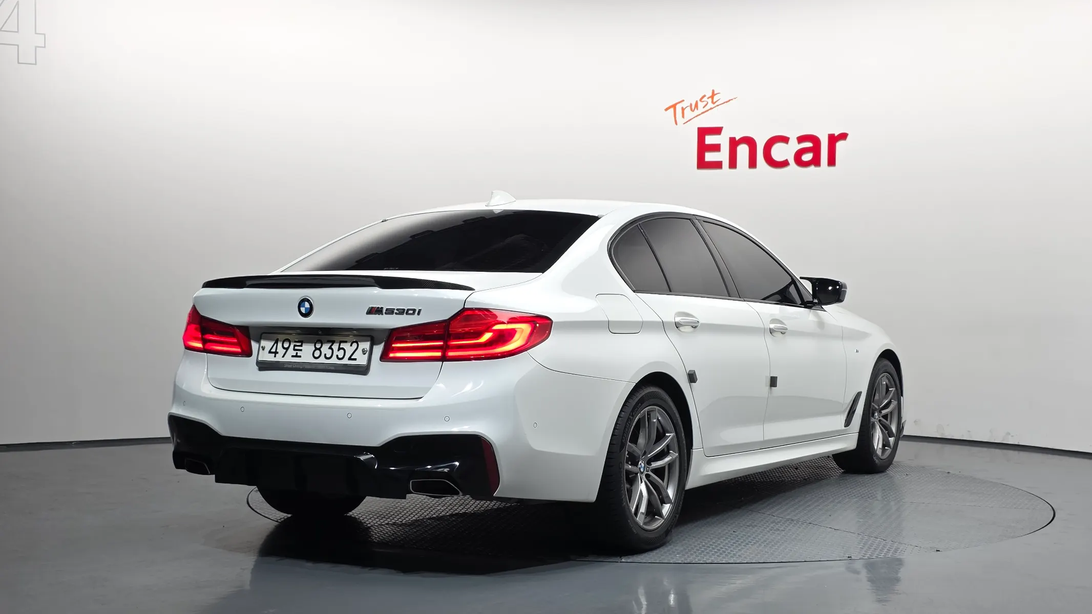 BMW 5 Series (G30) 530i M 2017 2/21