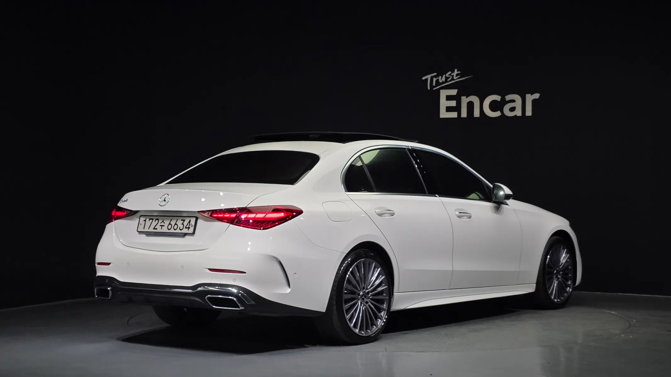 Mercedes-Benz C-Class W206 C300 AMG Line 2022 2/21