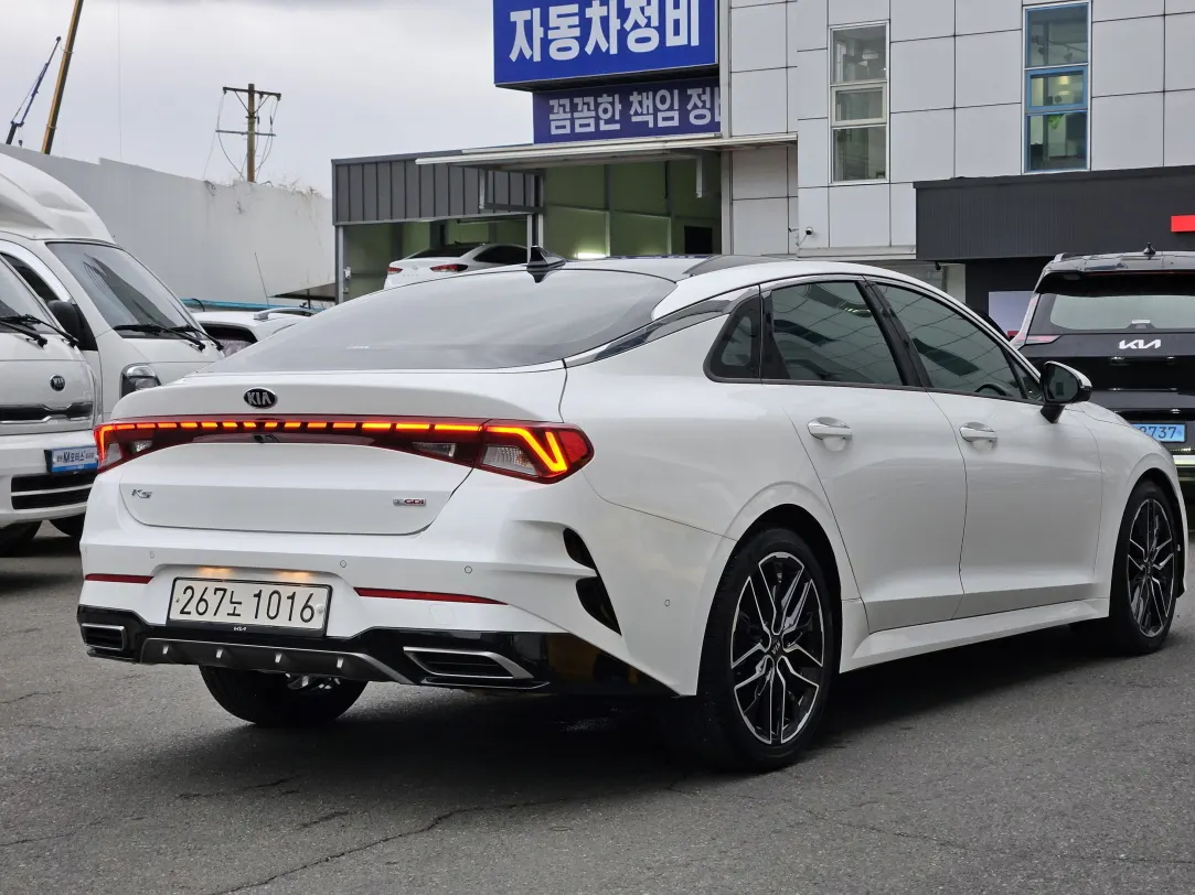 Kia K5 3 1.6 2020 3/5