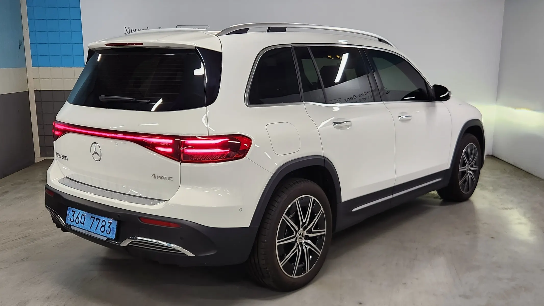 Mercedes-Benz EQB X243 EQB300 4MATIC AMG 2024 2/21