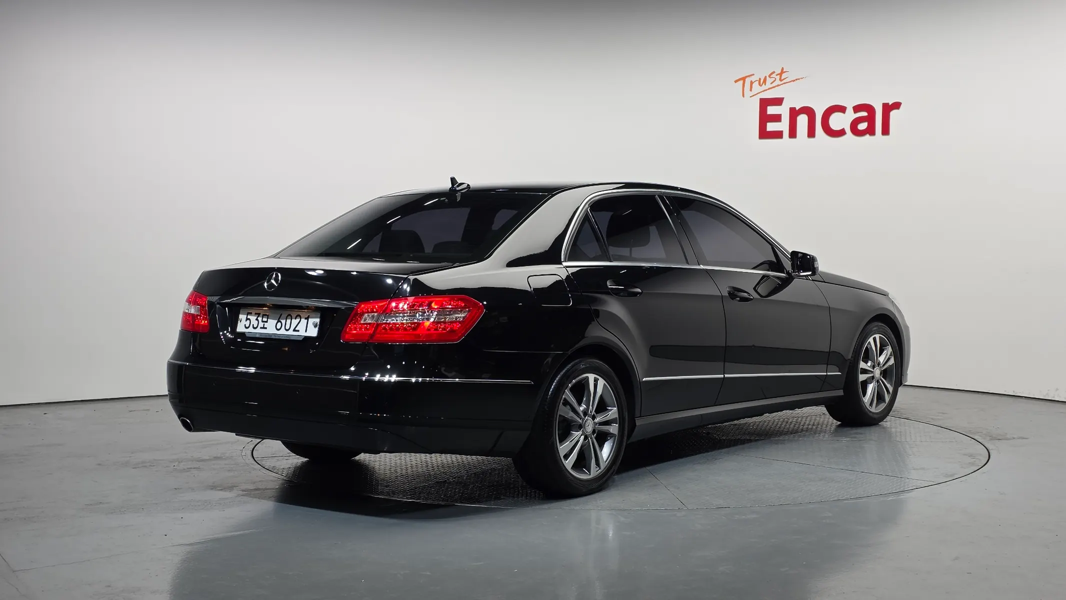 Mercedes-Benz E-Class W212 E200 CGI 2011 2/21