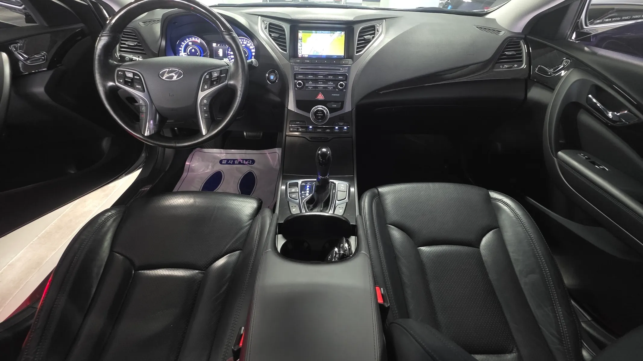 Hyundai HG 2015 4/5