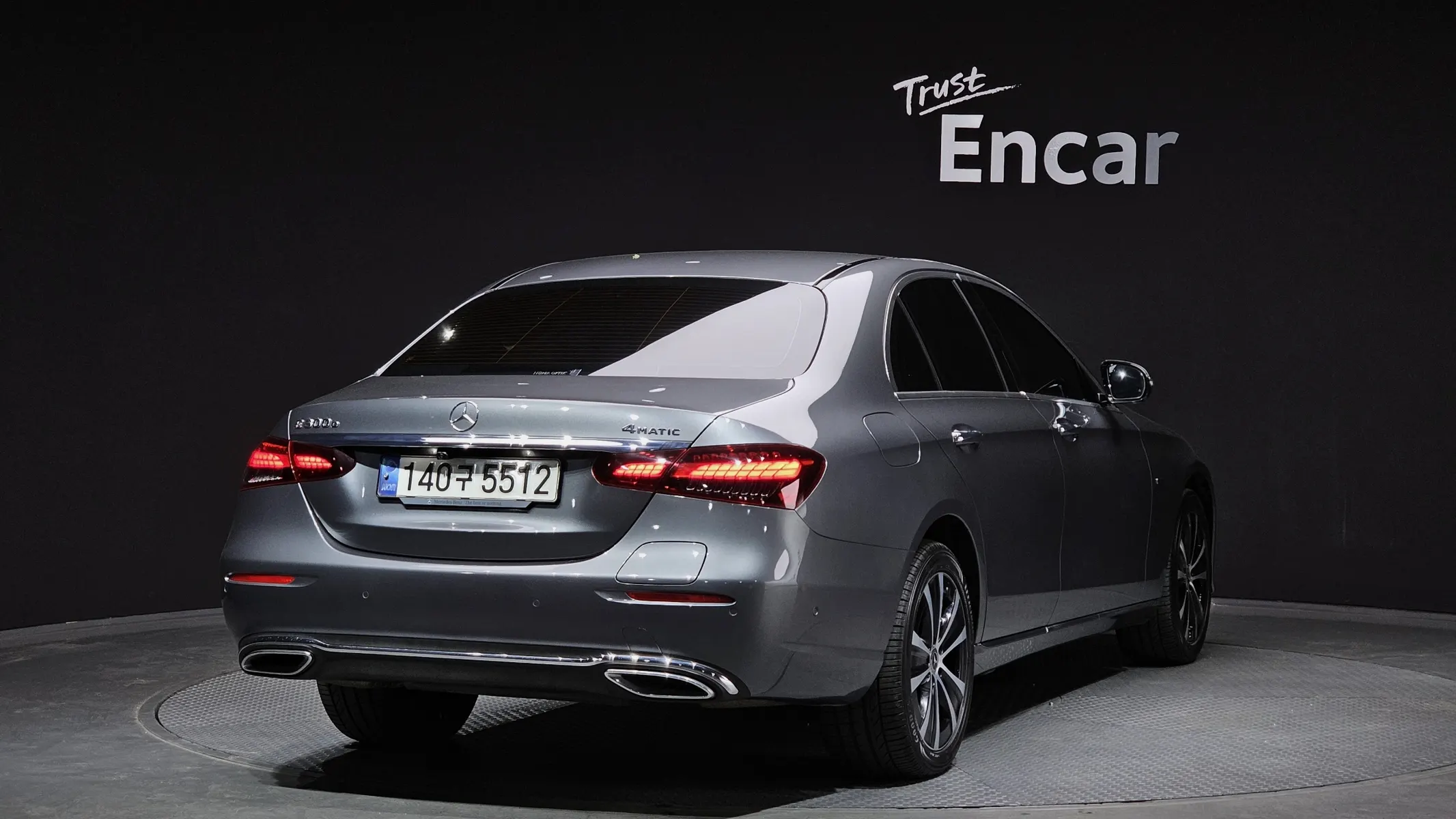 Mercedes-Benz E-Class W213 E300e 4MATIC 2021 2/38