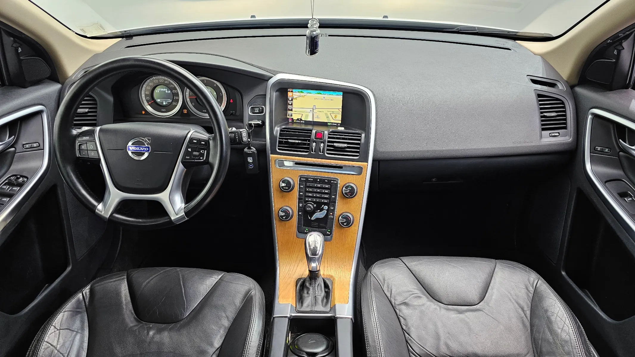Volvo XC60 D4 2012 4/5