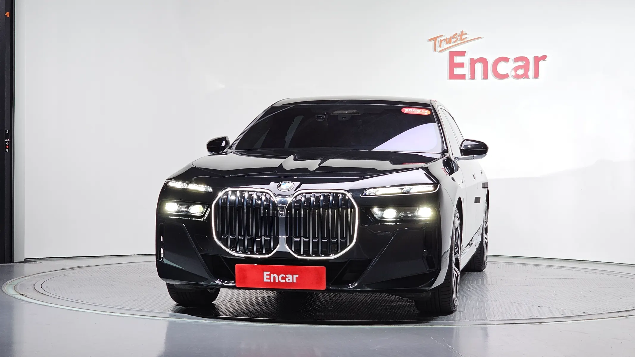 BMW 7 Series (G70) 740i xDrive M 2024 2/37